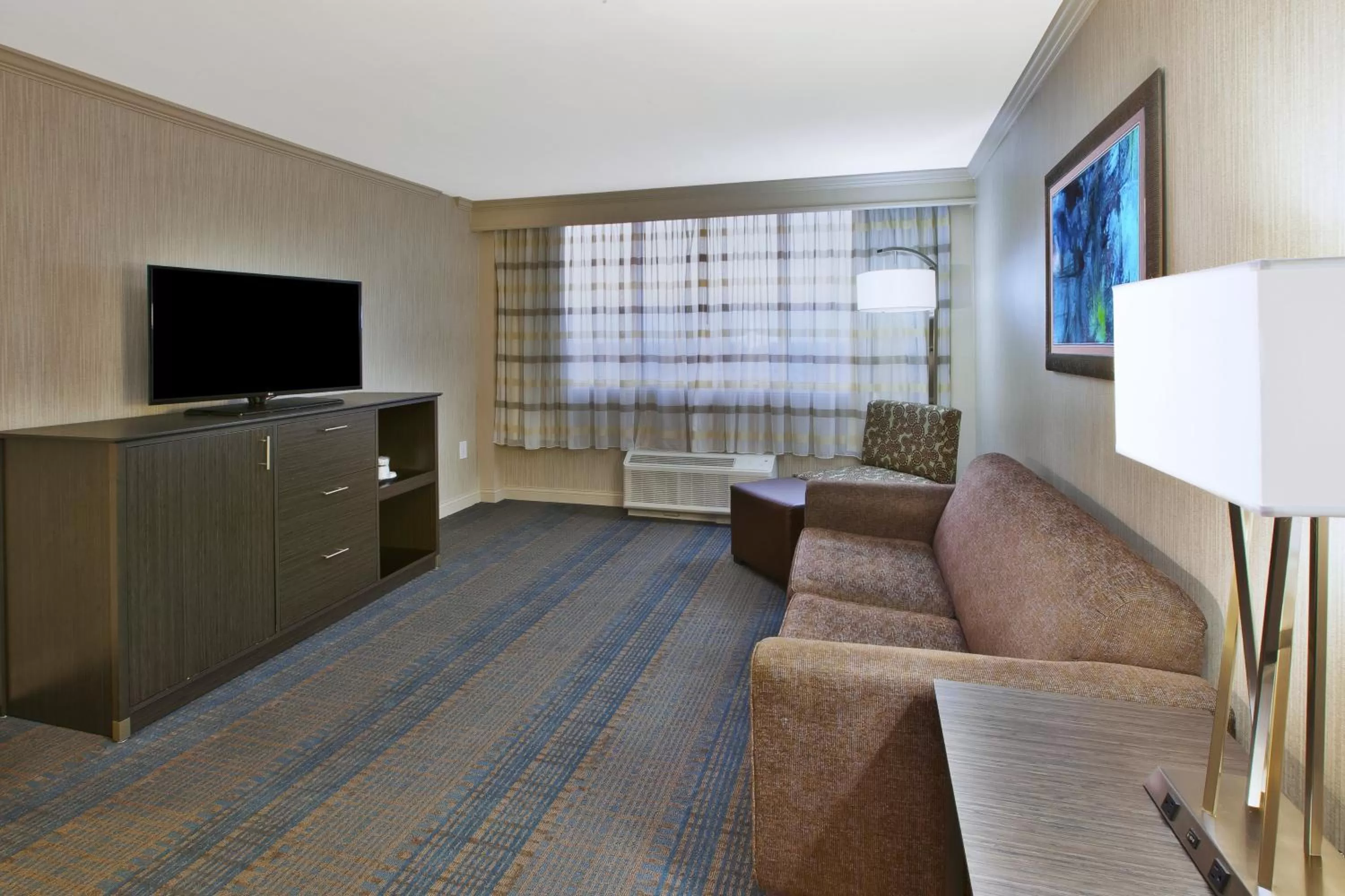 Photo of the whole room in Holiday Inn Columbus Dwtn-Capitol Square by IHG