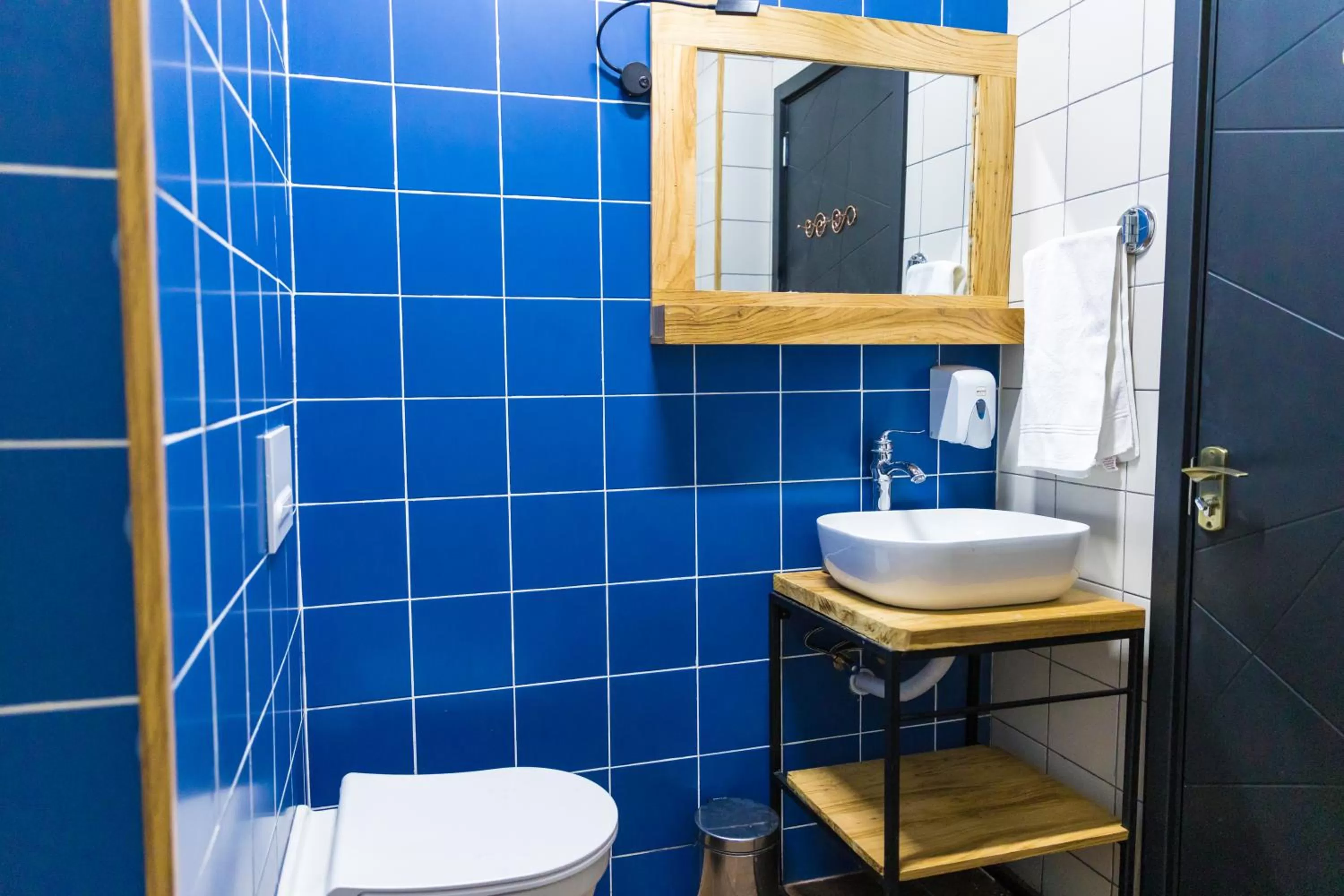 Bathroom in TJ GARDENS