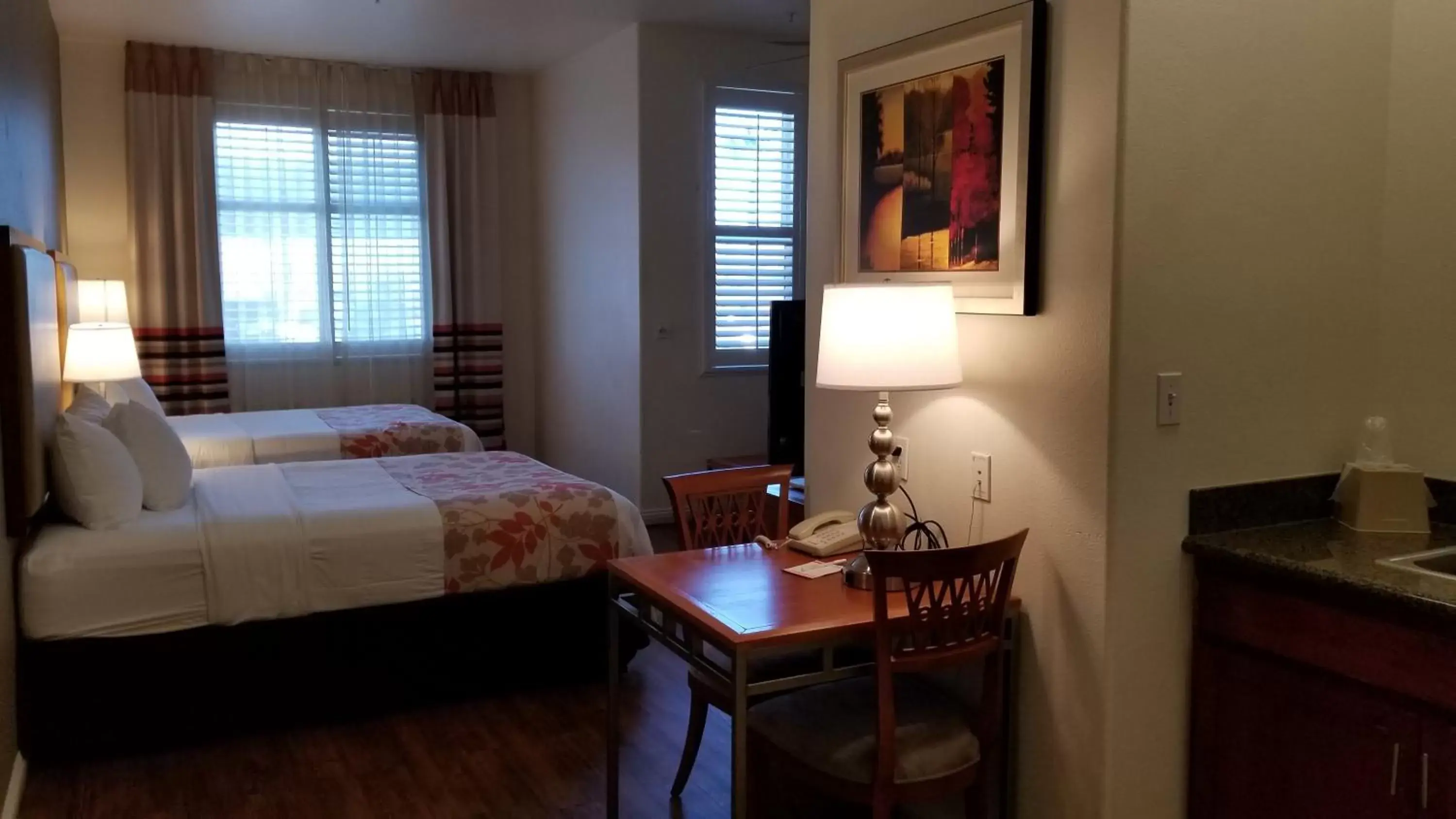 Queen Suite - Non-Smoking in Hawthorn Suites Queen Suite - Non-Smoking in Hawthorn Suites