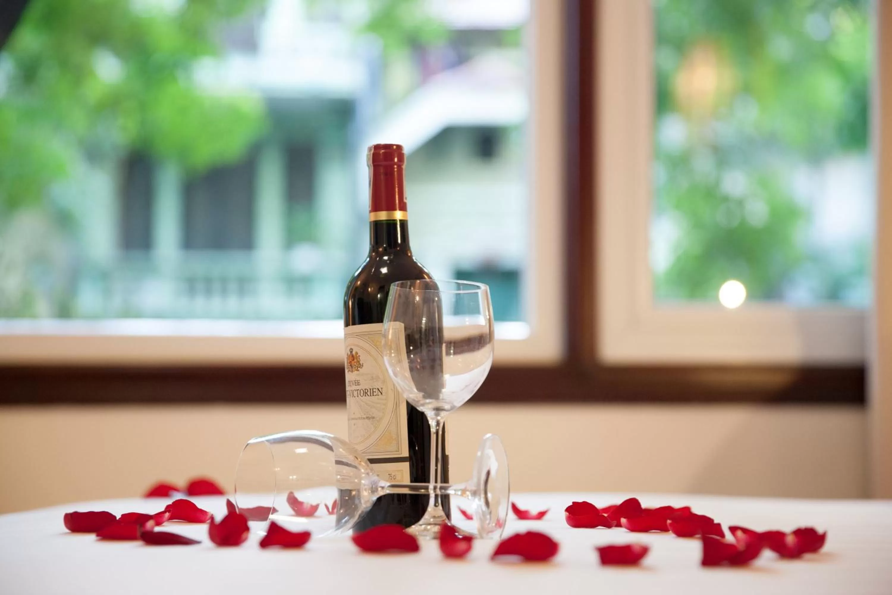 Photo of the whole room in Hanoi Golden Moon Hotel & Travel