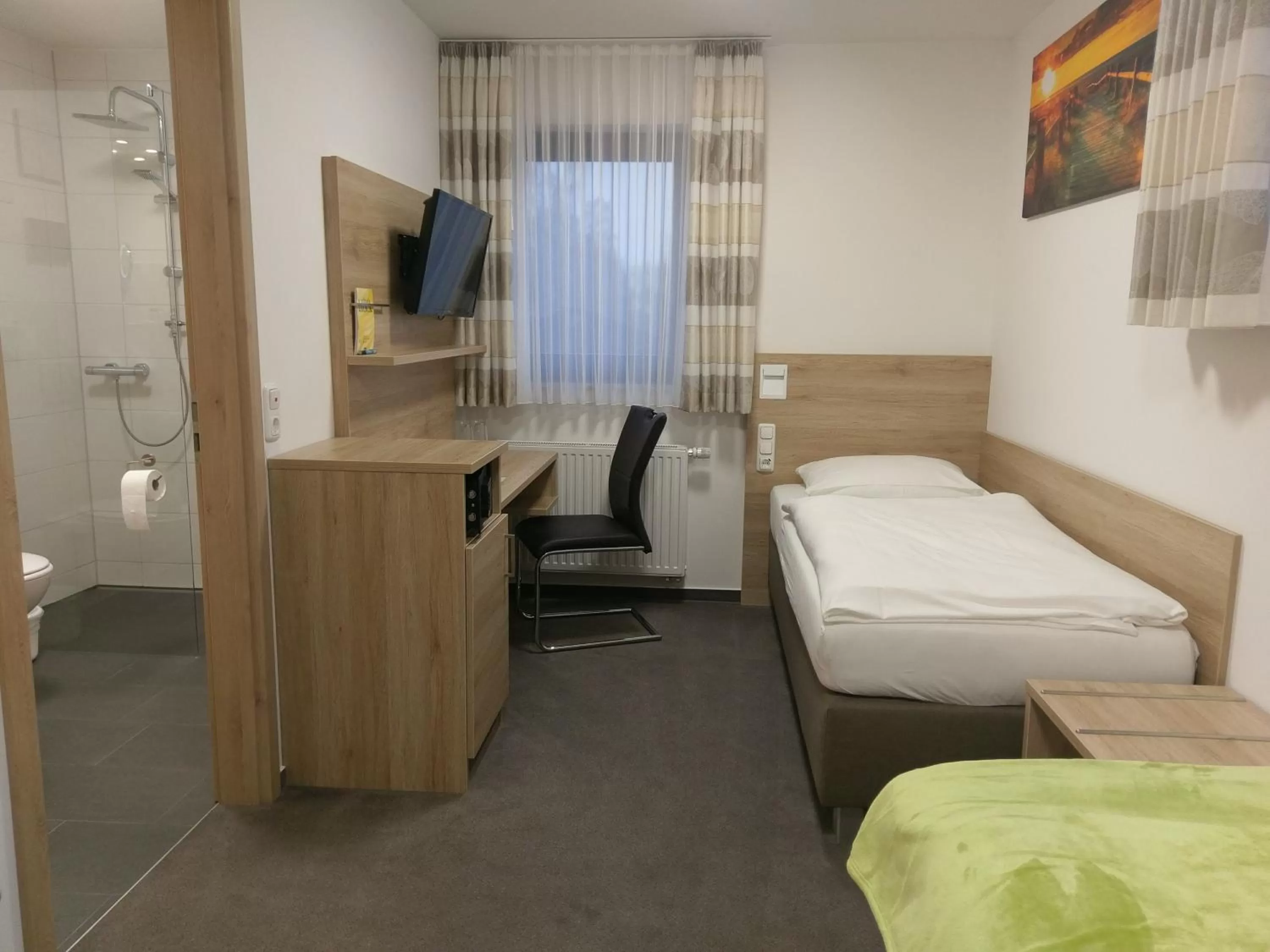 Photo of the whole room, Bed in Gasthaus Pension Rezatgrund