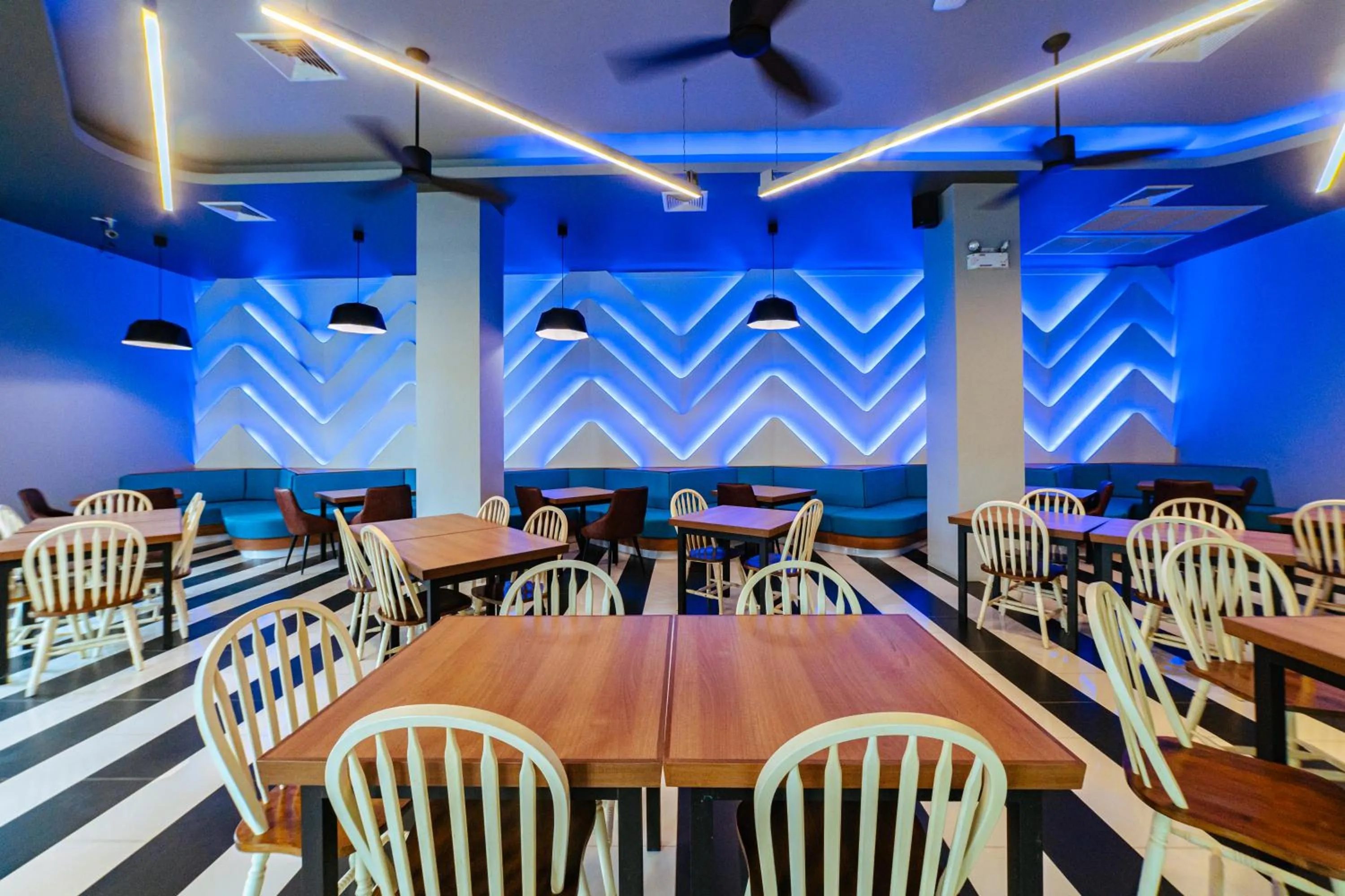 Restaurant/places to eat in Ratana Hotel Sakdidet, PHUKET TOWN