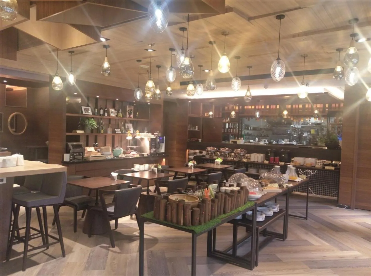 Restaurant/places to eat in Just Palace Hotel