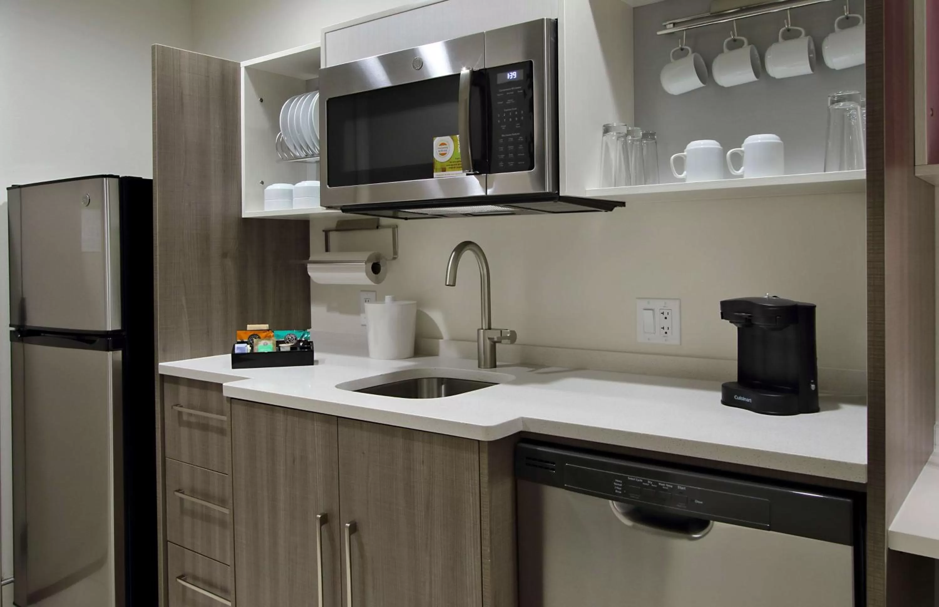 Kitchen or kitchenette in Home2 Suites By Hilton Beaumont, Tx