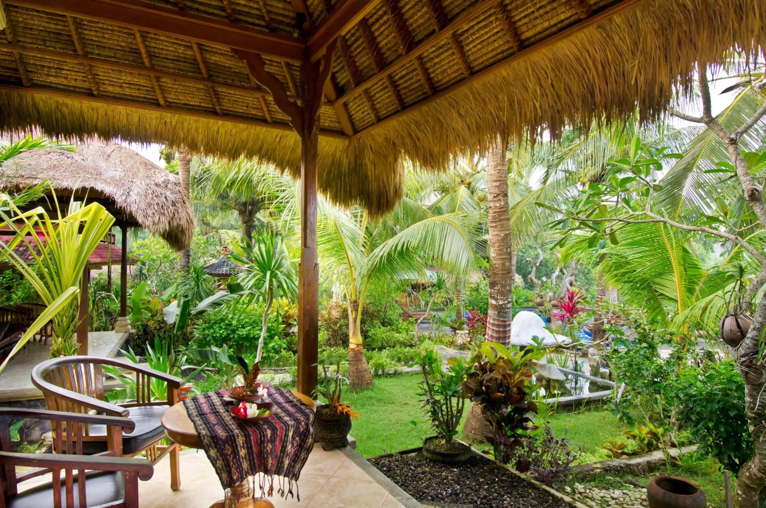 Patio in Mushroom Beach Bungalows