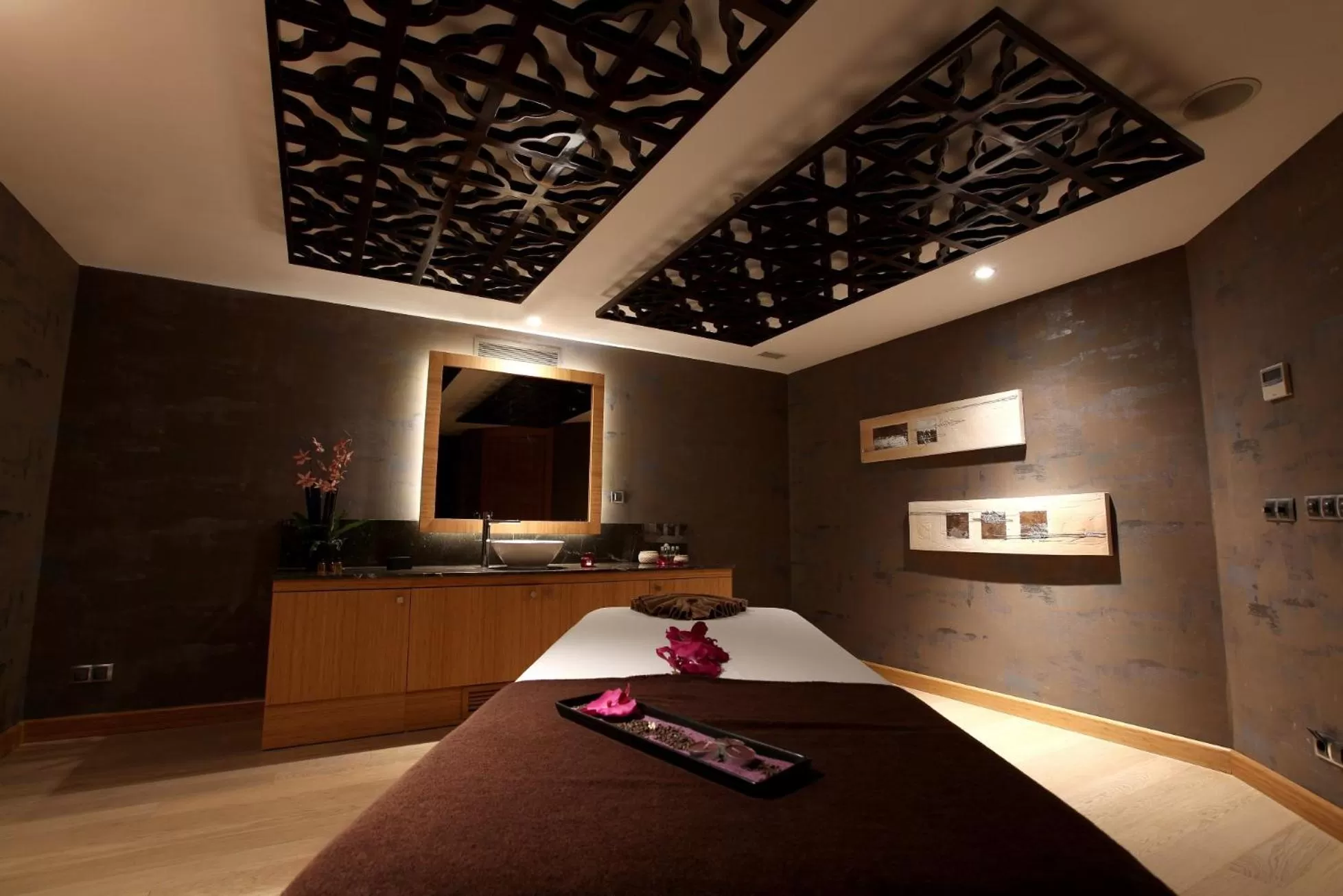 Massage, Bed in Miracle Istanbul Asia Airport Hotel & Spa