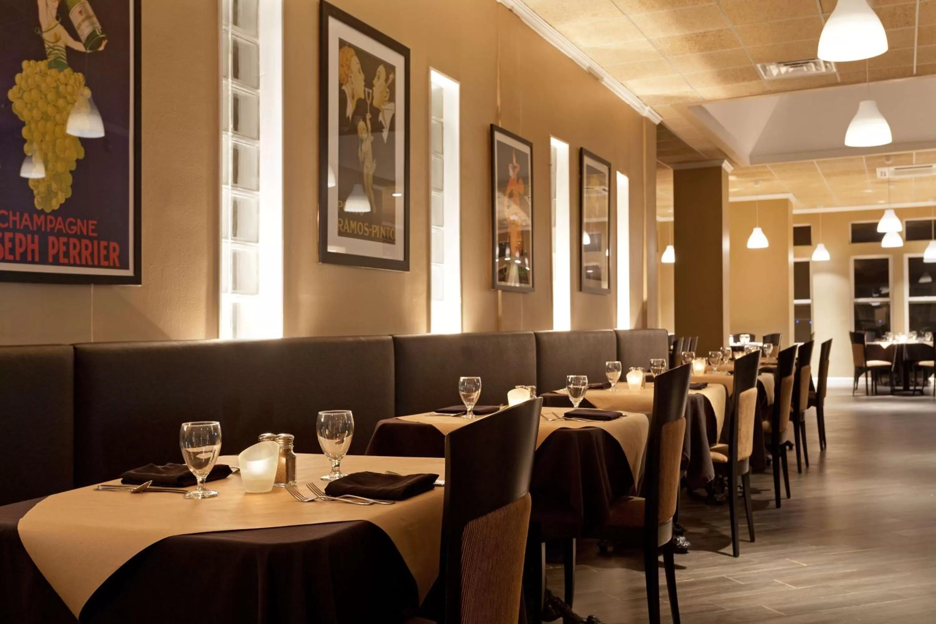 Restaurant/places to eat in DoubleTree by Hilton Cape Cod - Hyannis