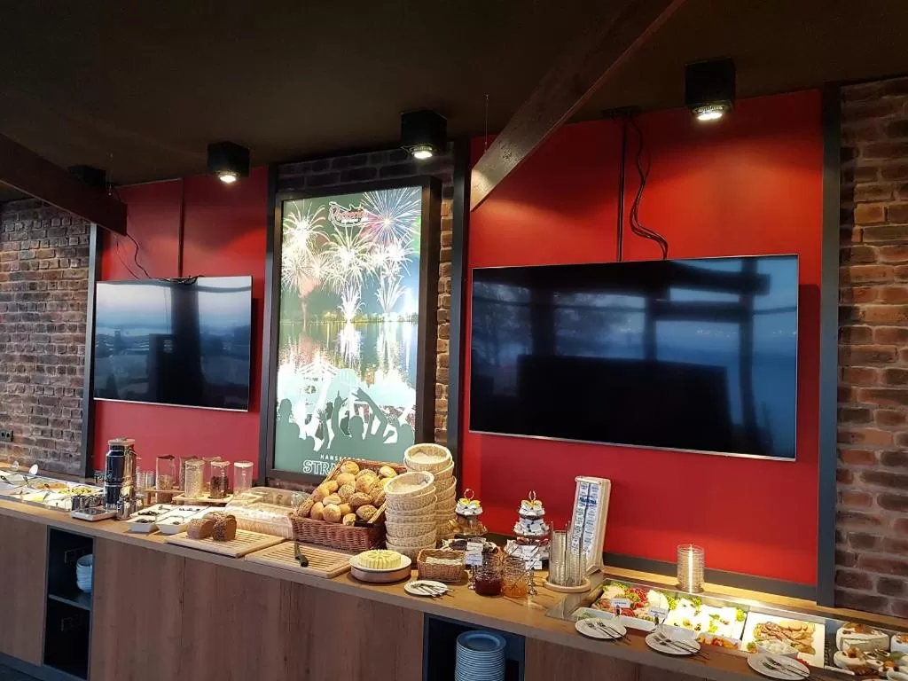 Breakfast in Hotel Hafenresidenz Stralsund