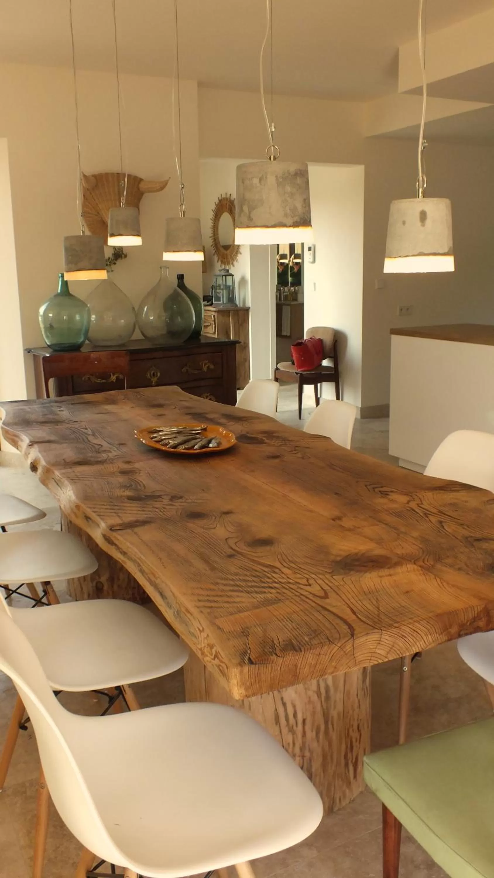 Photo of the whole room in Mas Notre Dame