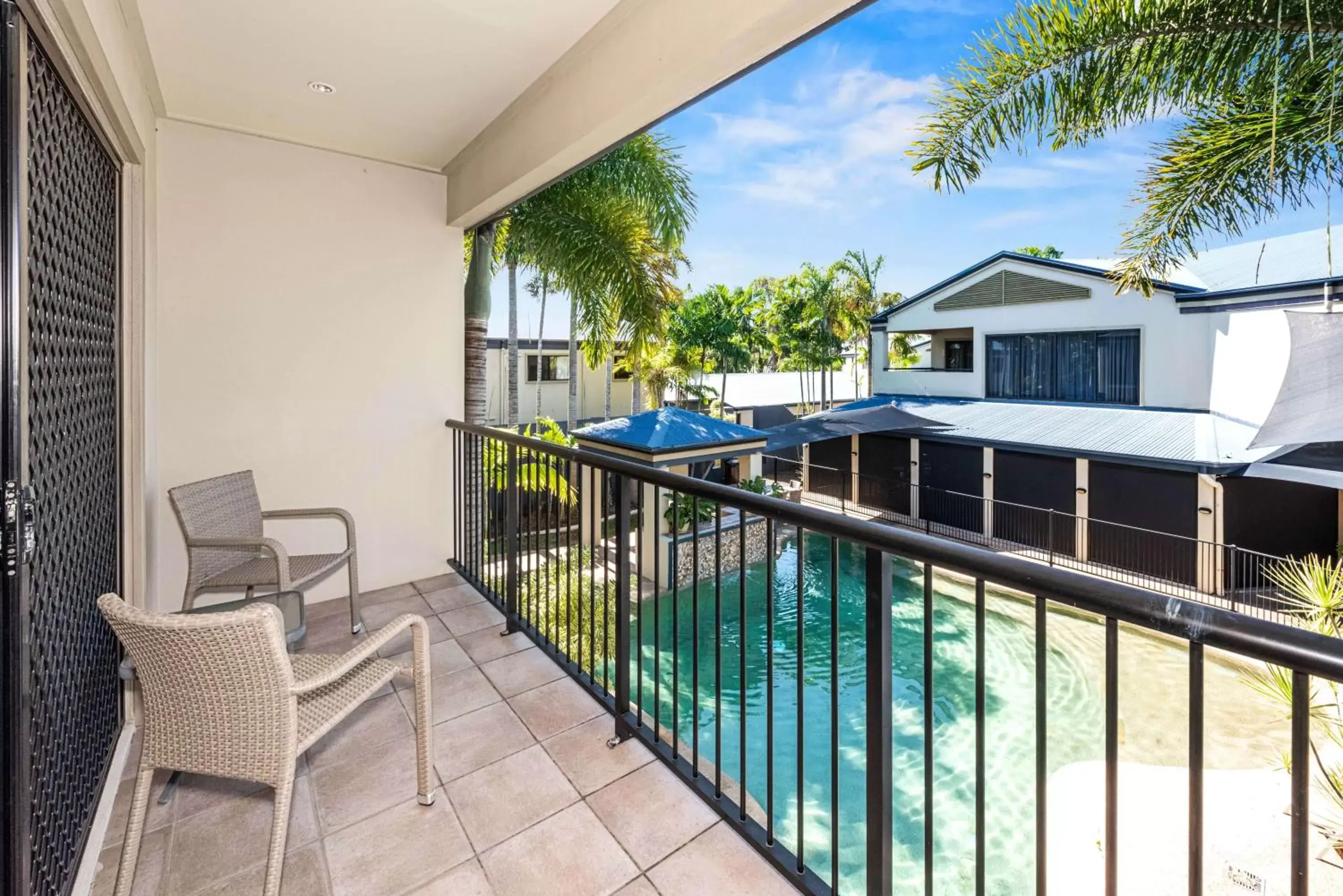 King Room with Balcony in Coral Cay Resort King Room with Balcony in Coral Cay Resort