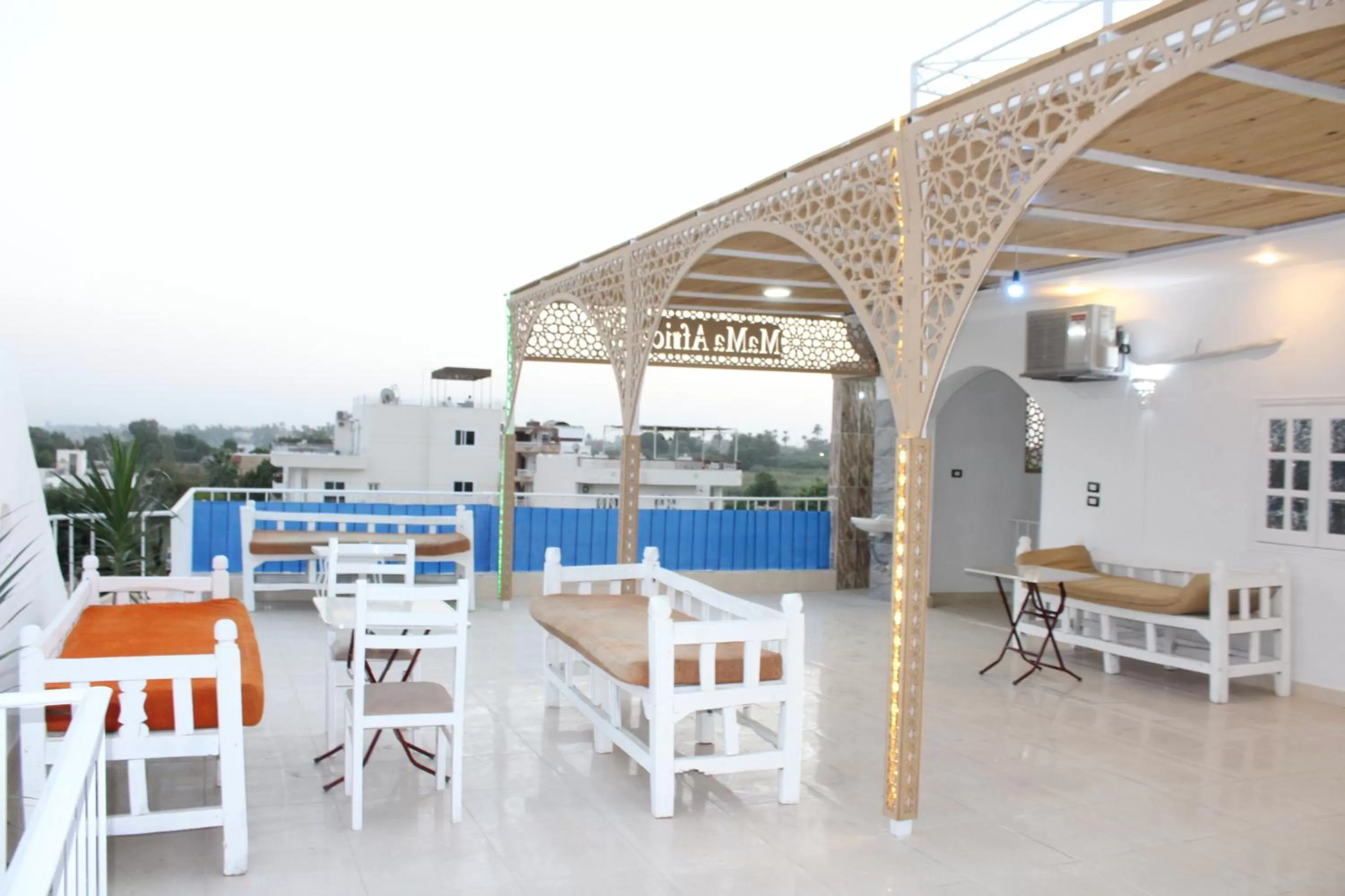 Mama Africa Apts & Studios