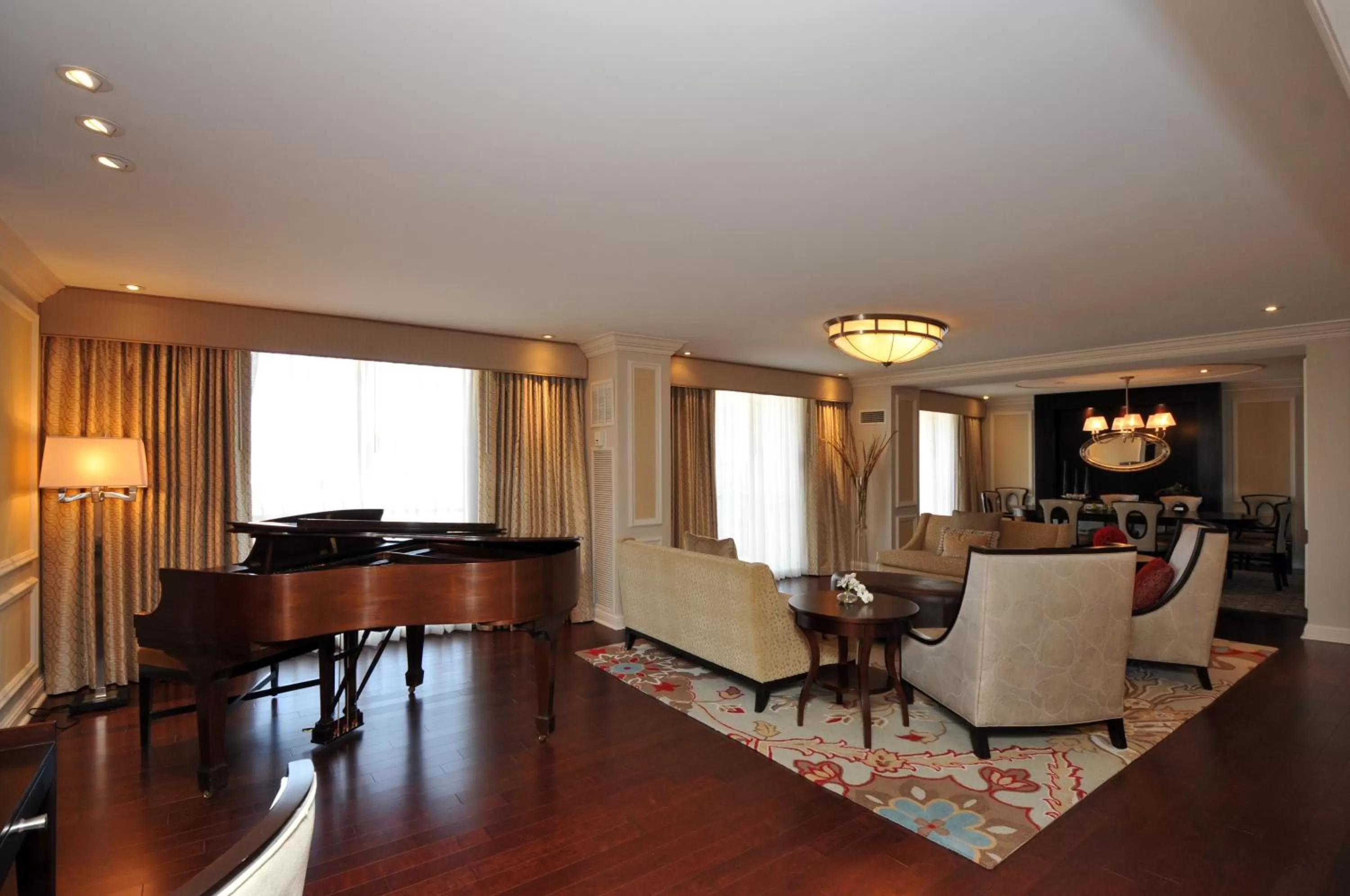 Photo of the whole room in InterContinental Kansas City at the Plaza by IHG