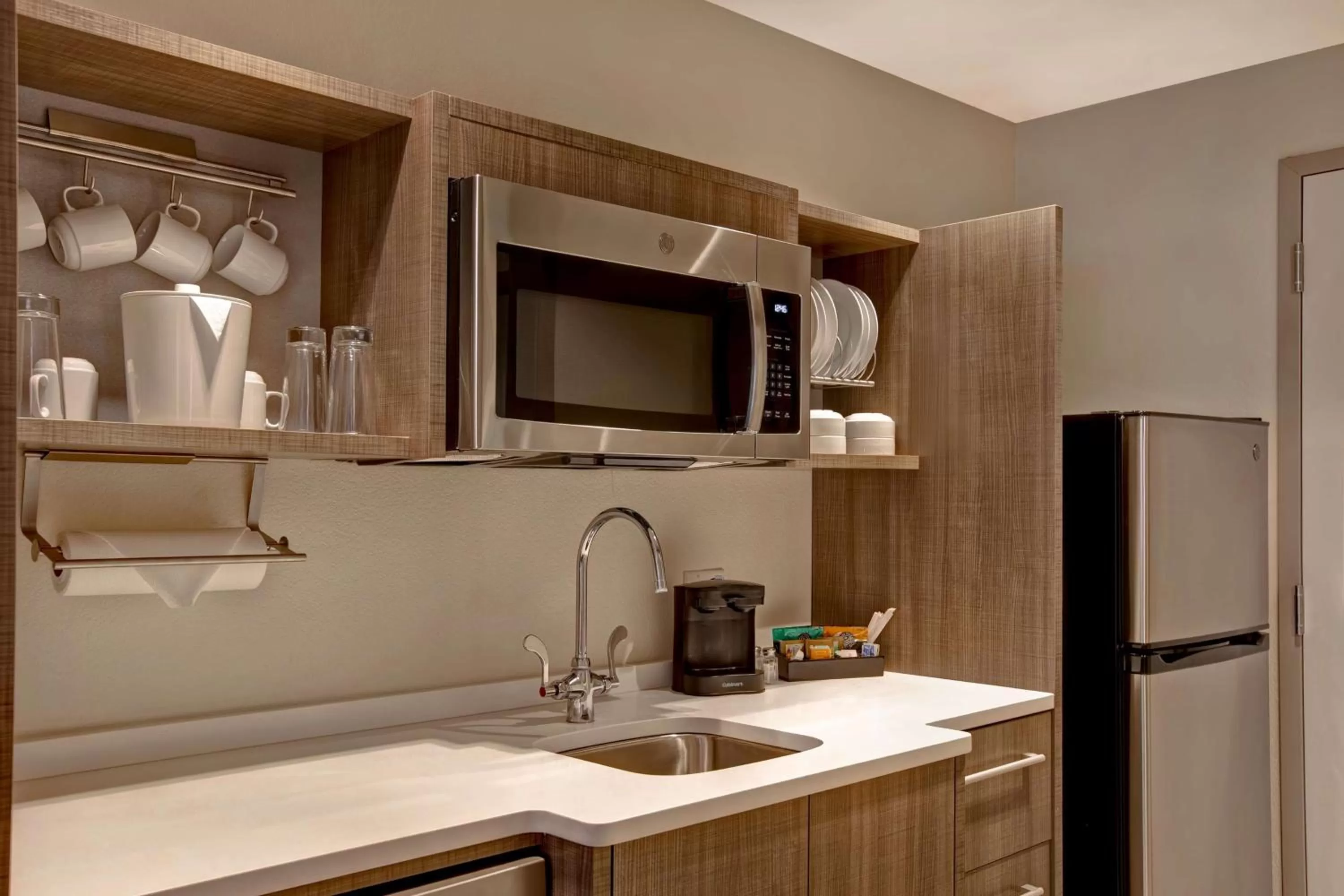 Kitchen or kitchenette in Home2 Suites By Hilton San Antonio on the Riverwalk