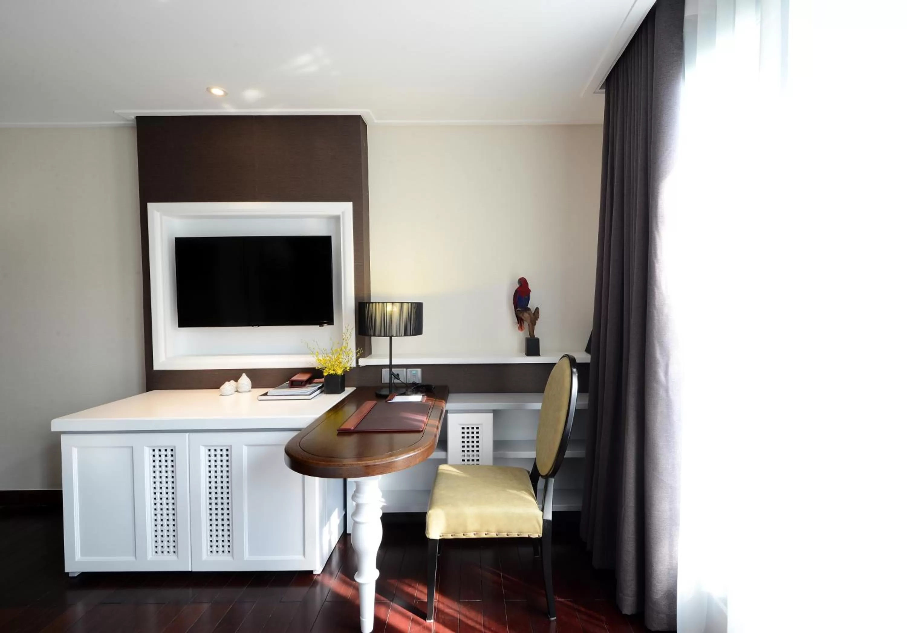 TV and multimedia in The Chi Boutique Hotel