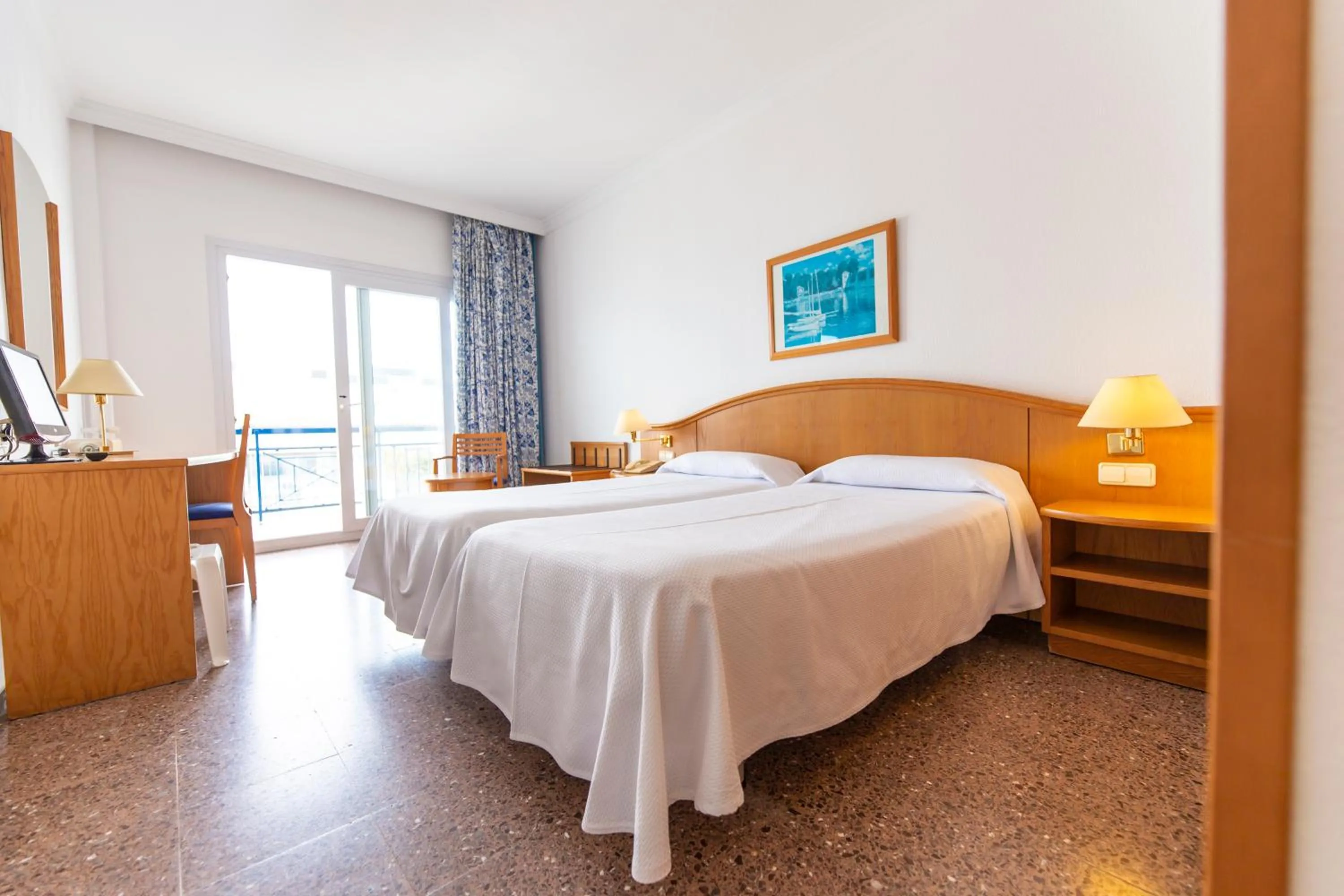 Photo of the whole room, Bed in Hotel Ramblamar