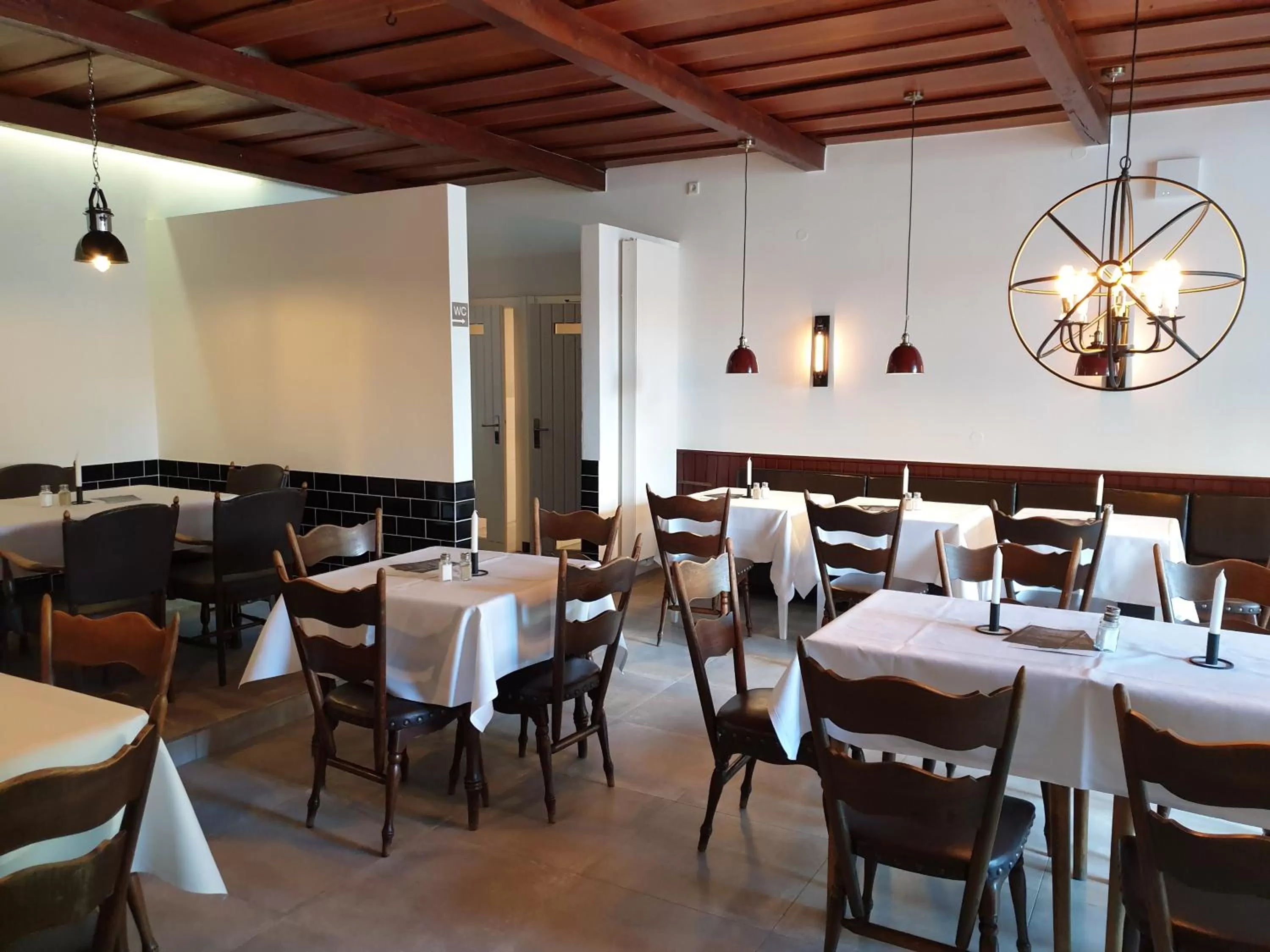 Restaurant/places to eat in El Capitan nähe Movie Park