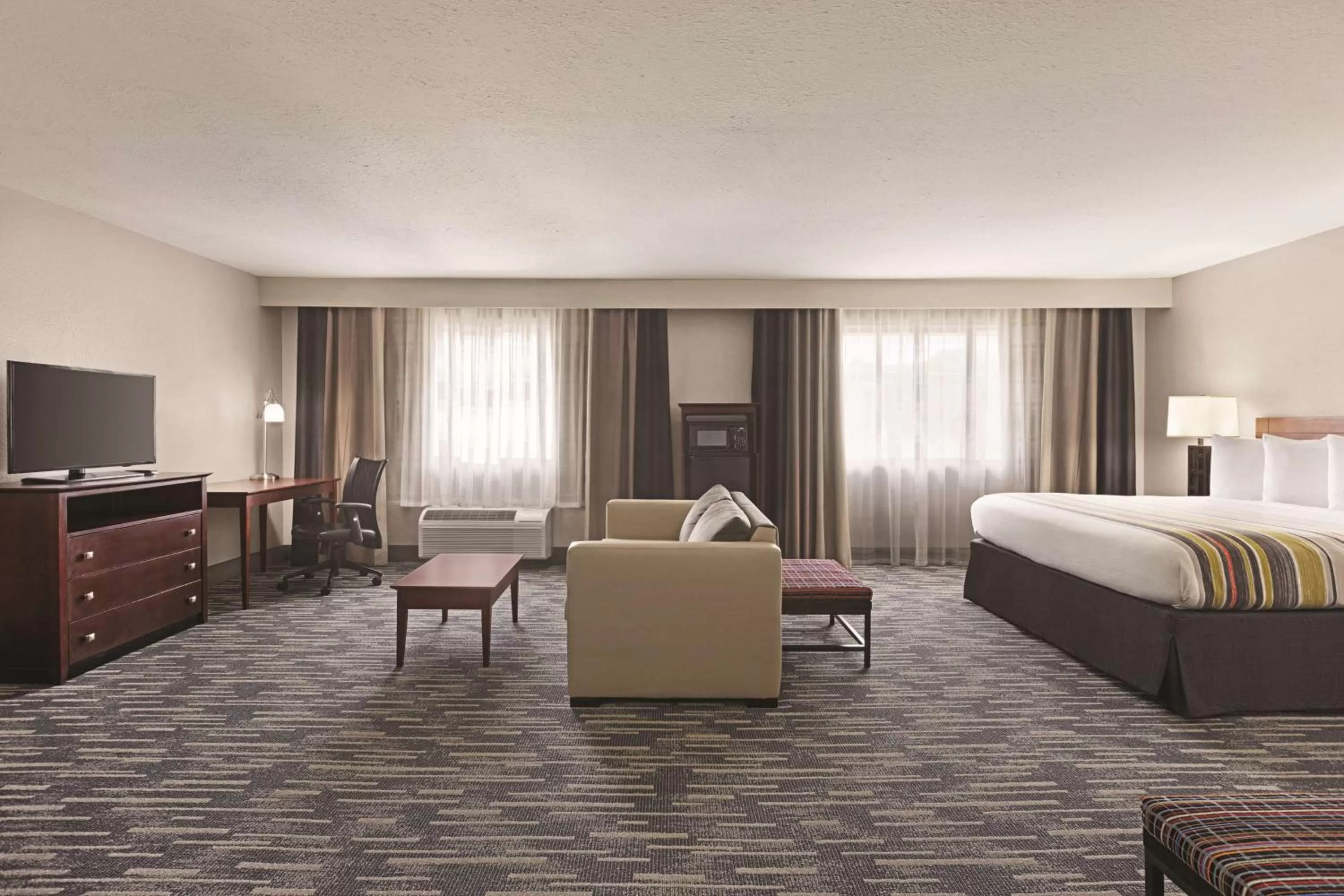 King Studio Suite with Sofa Bed - Non-Smoking in Country Inn & Suites by Radisson, Abingdon, VA