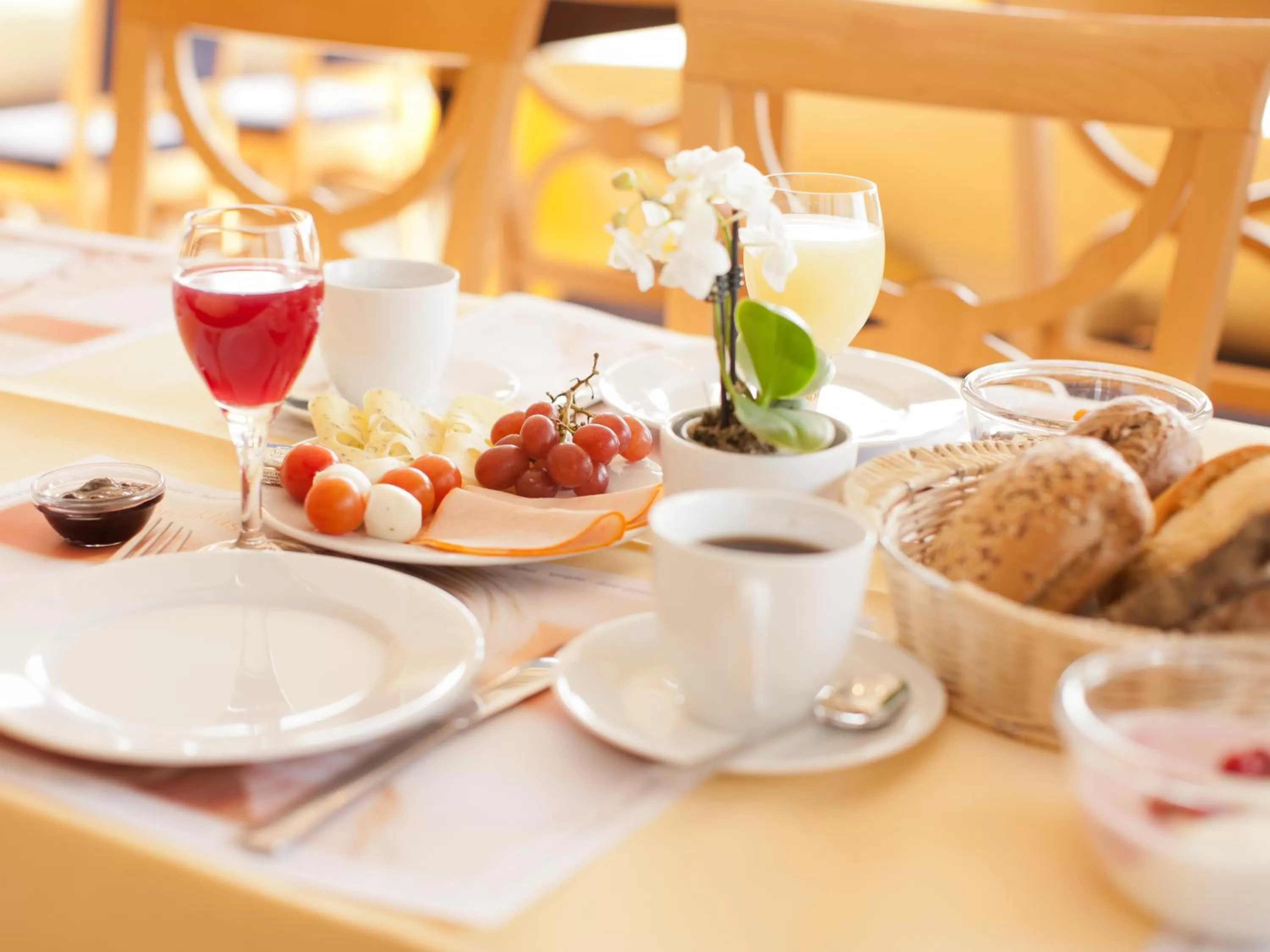 Buffet breakfast in Hotel Traube Rüdesheim