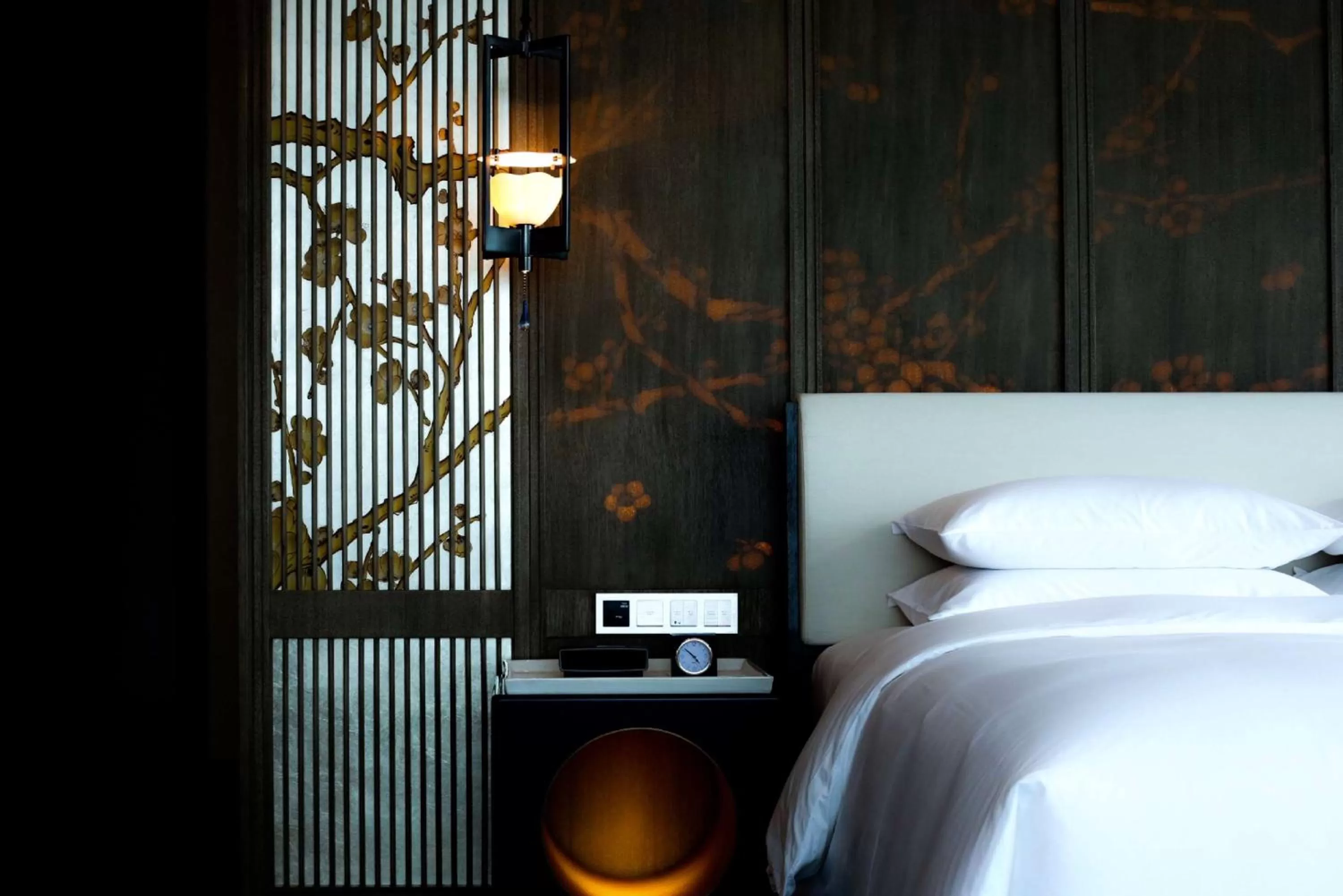 Photo of the whole room, Bed in Park Hyatt Hangzhou