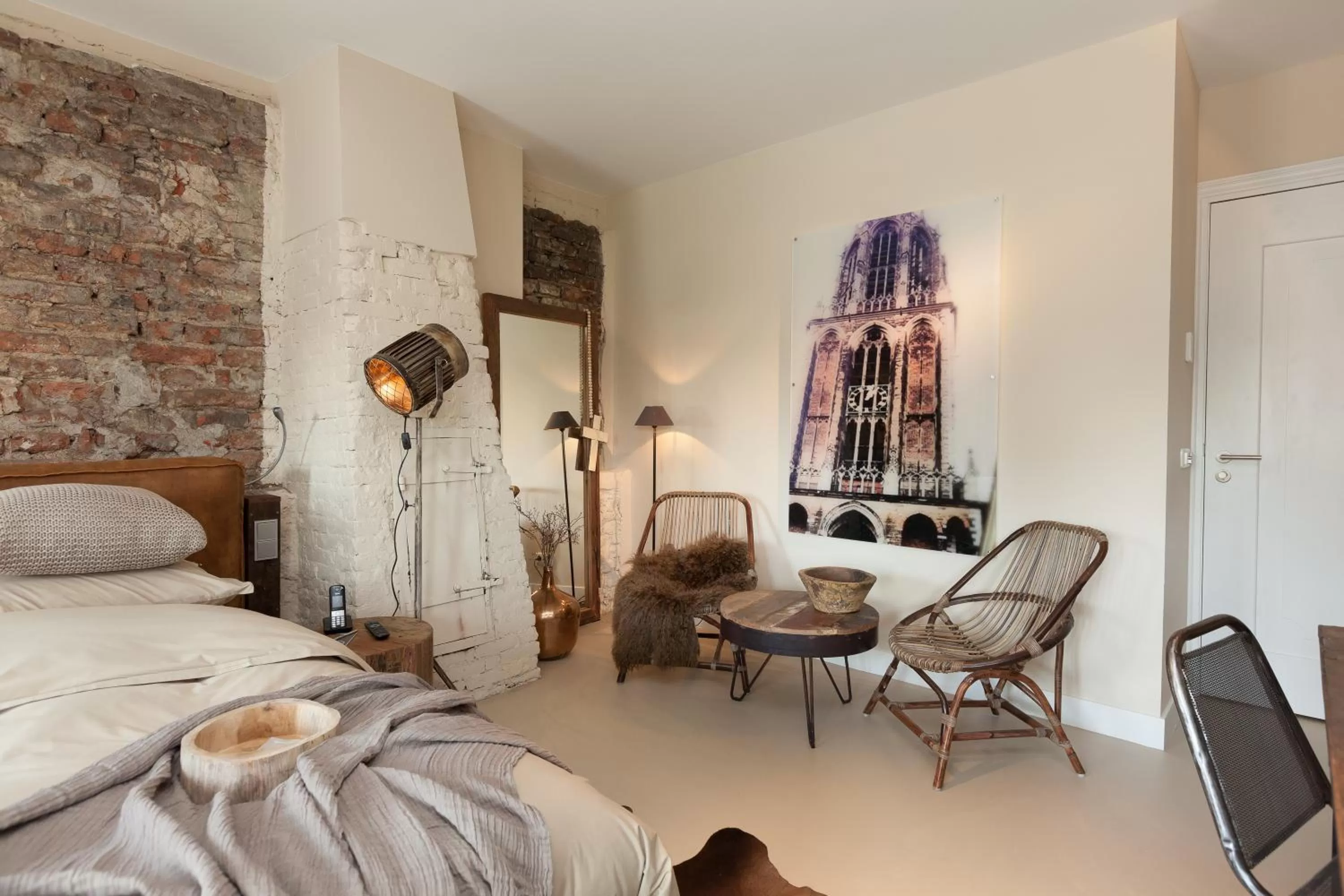 Decorative detail, Bed in Mother Goose Hotel