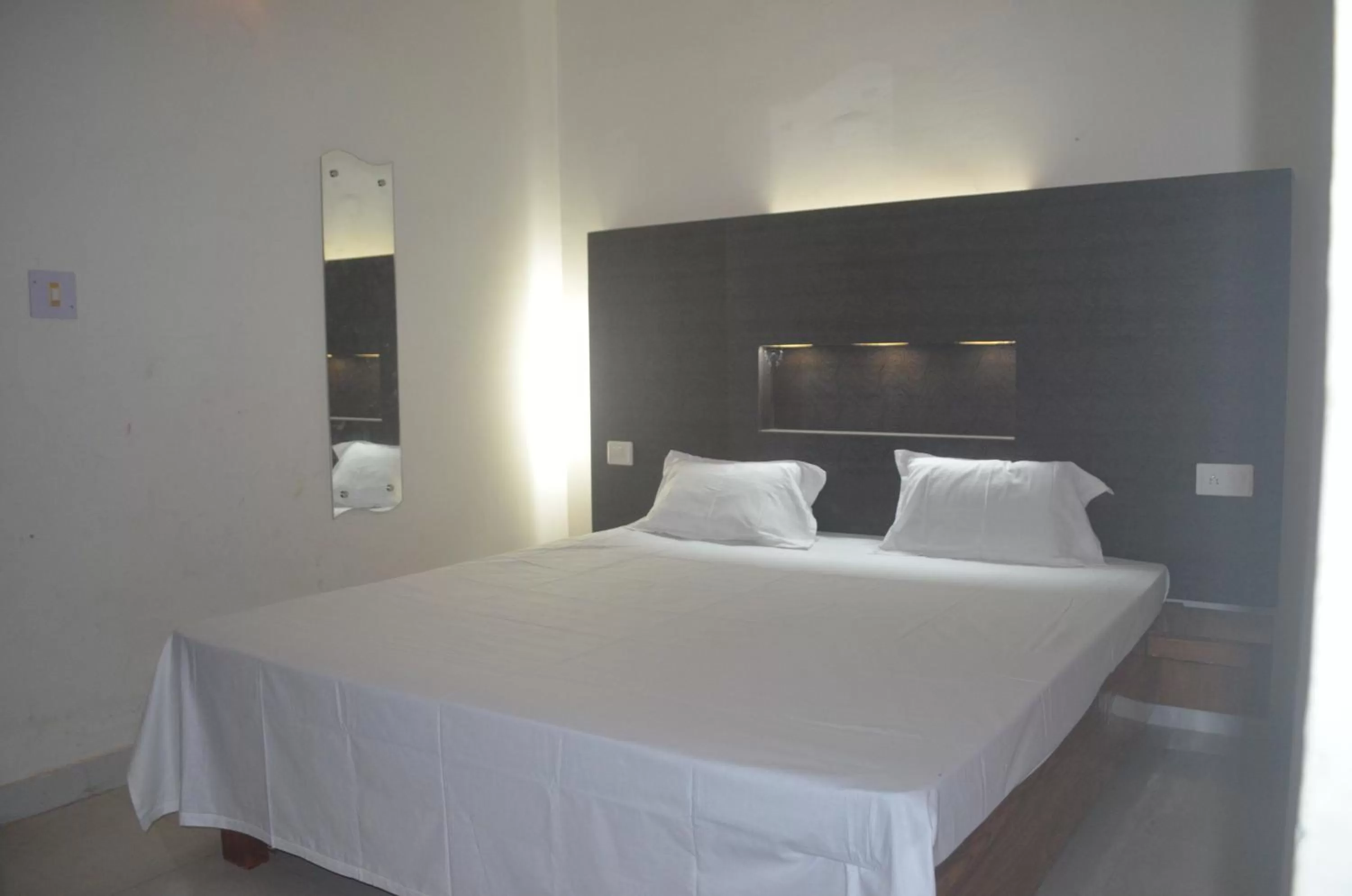 Bedroom, Bed in Hotel Vijay