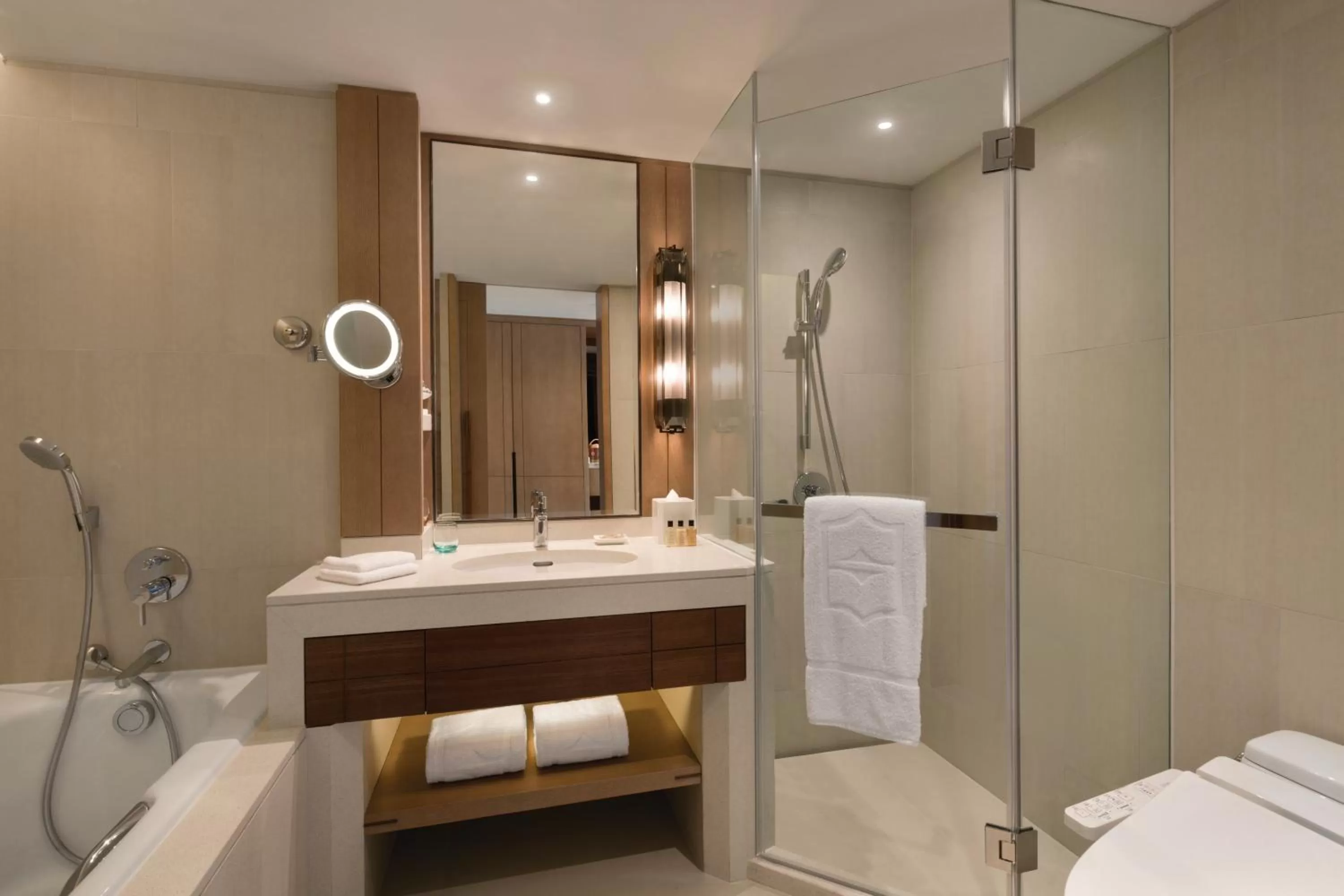 Bathroom in Shangri-La Qingdao
