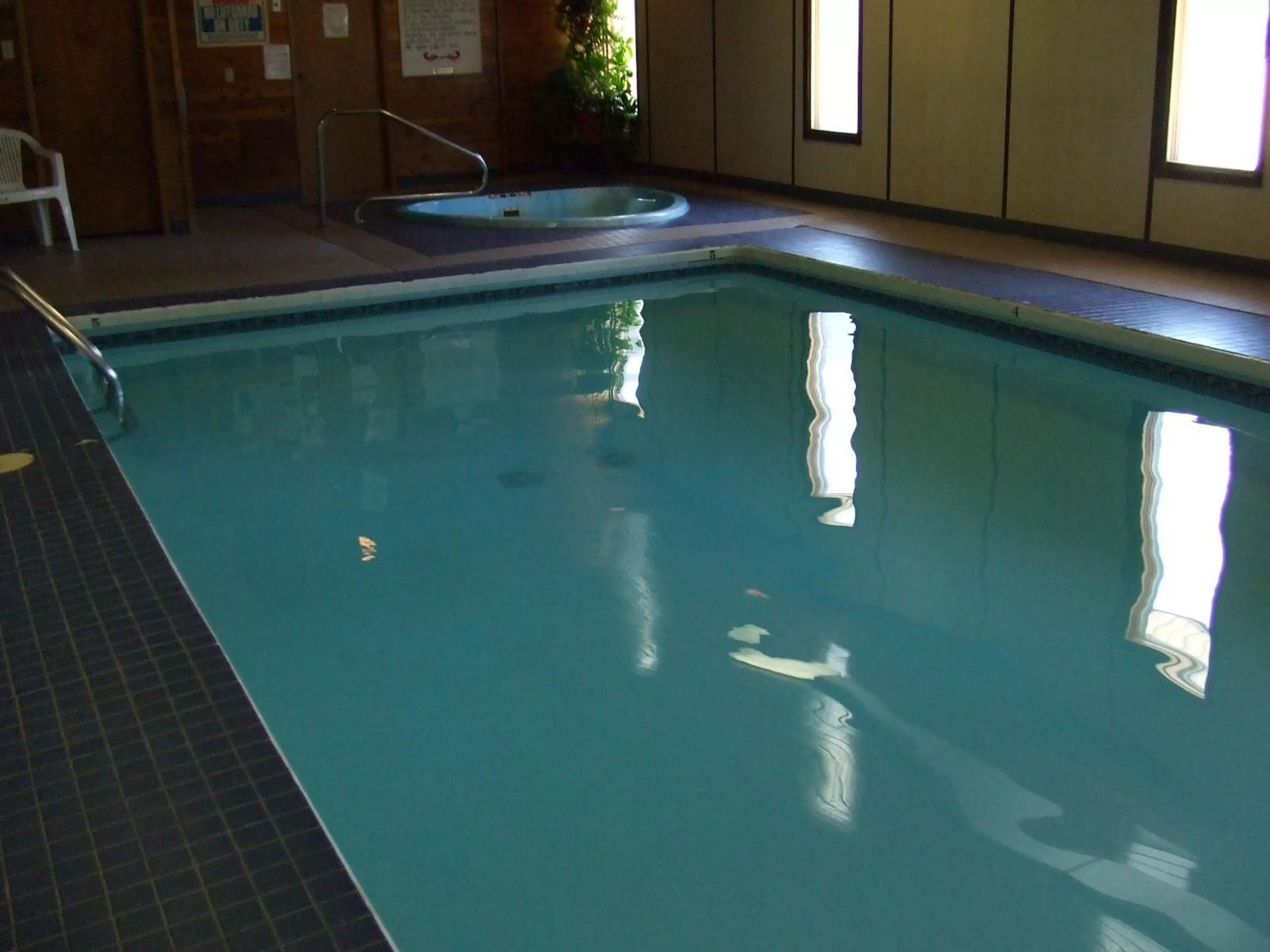 Swimming pool in Mary's Motel