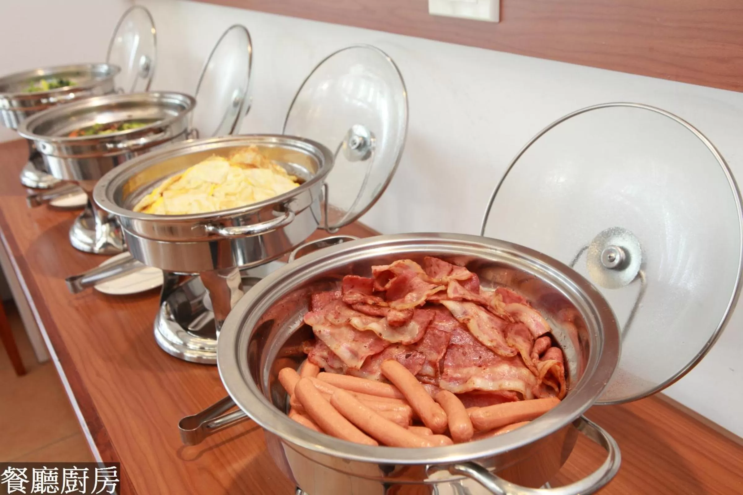 Restaurant/places to eat in Hotel Lohas