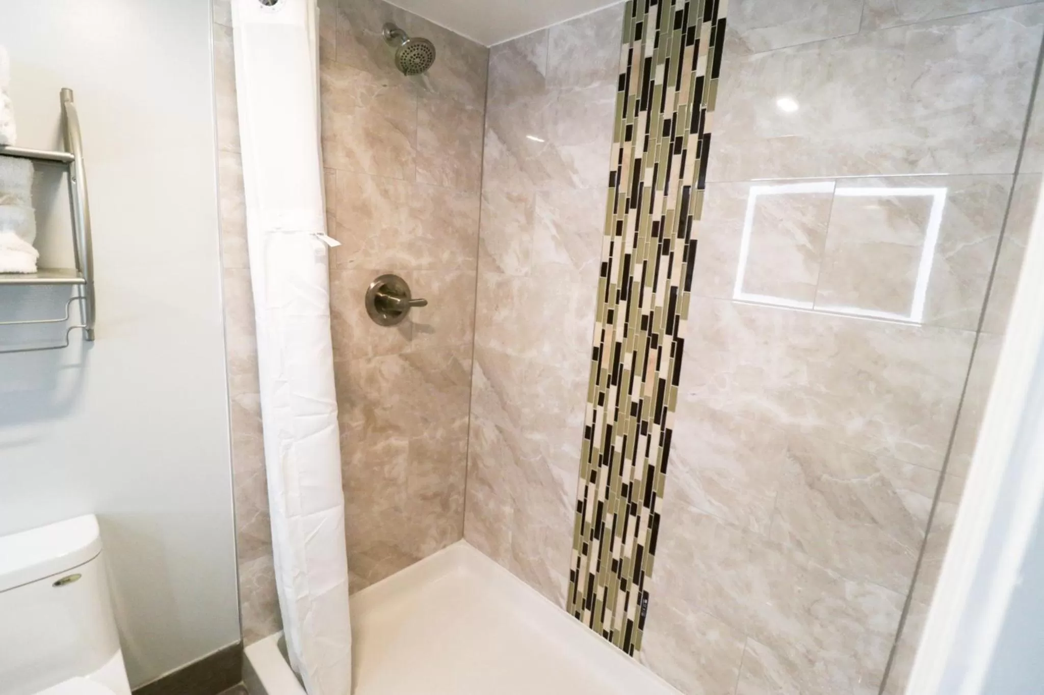 Bathroom in Envi Boutique Hotel Henderson-Evansville South