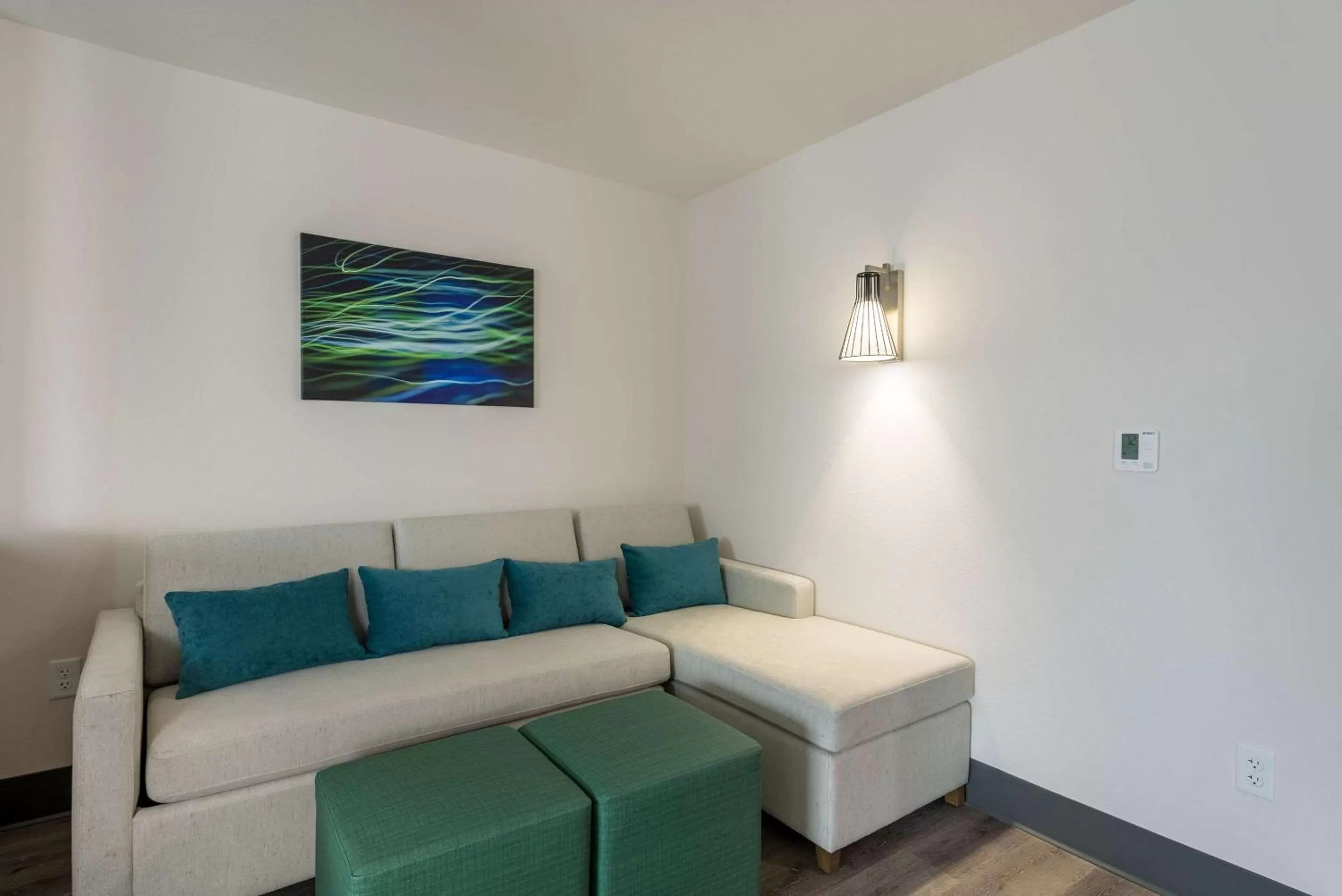 Bedroom in Comfort Suites Colorado Springs East - Medical Center Area