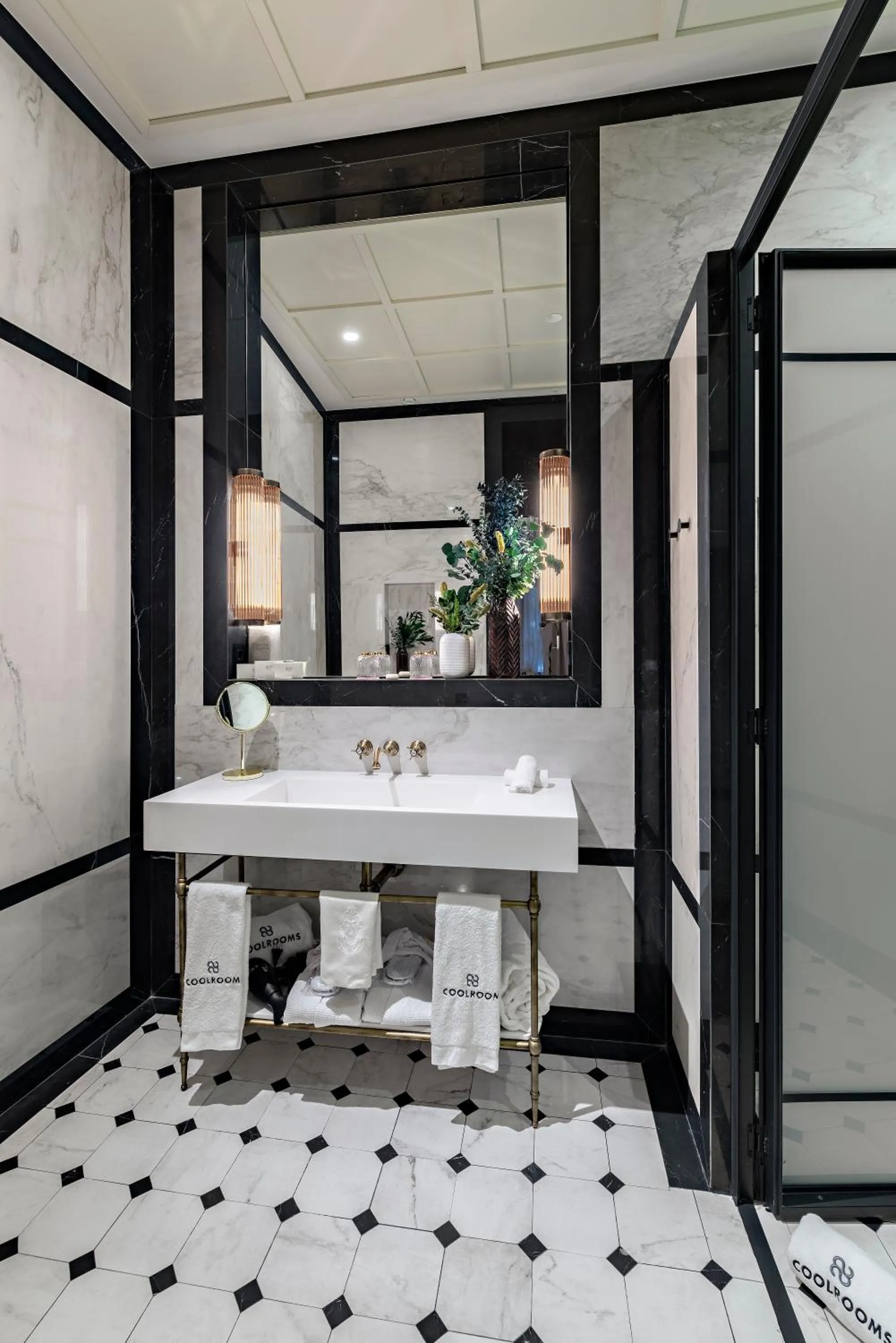 Bathroom in CoolRooms Palacio de Atocha