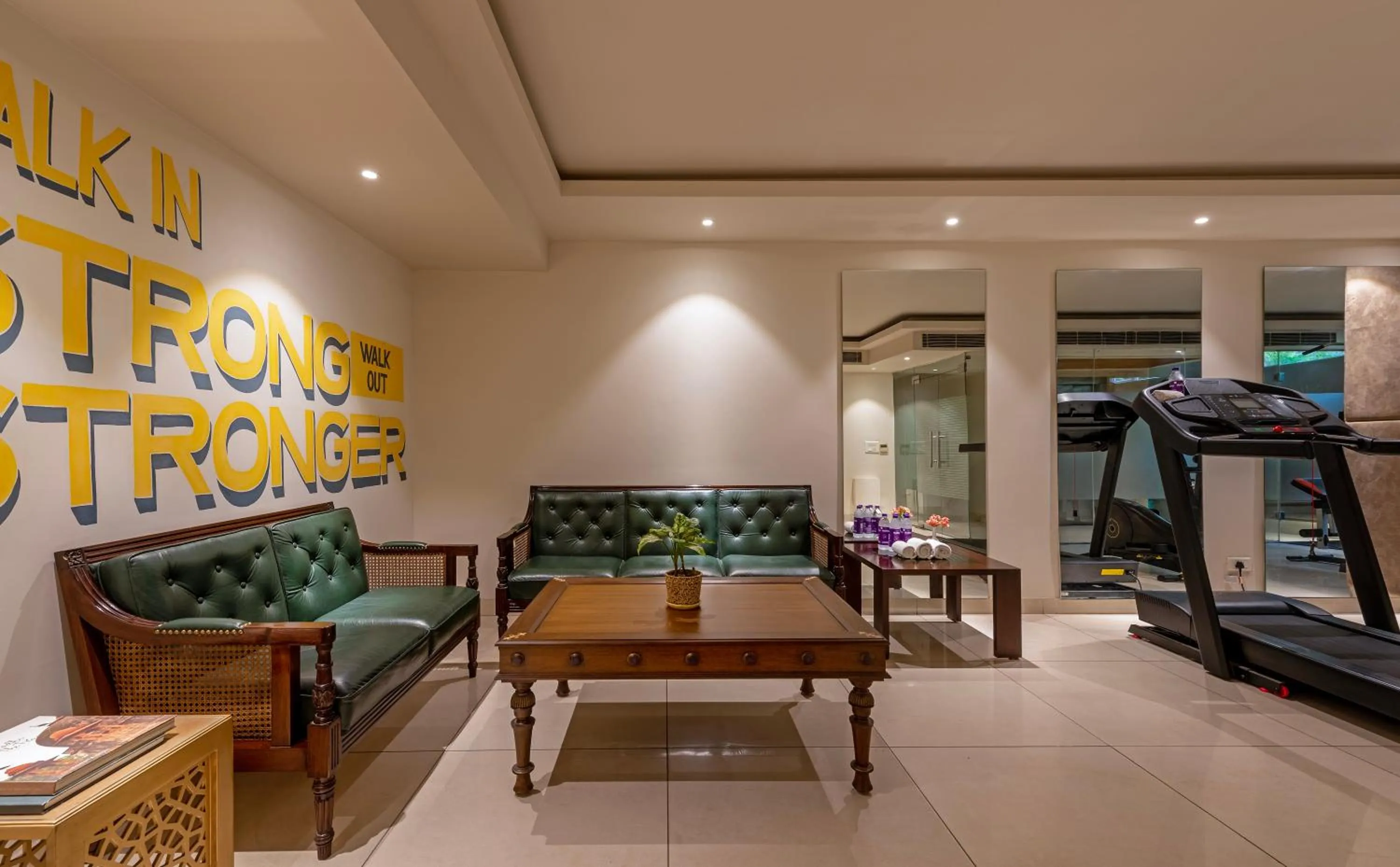 Text overlay in Hotel Saket 27