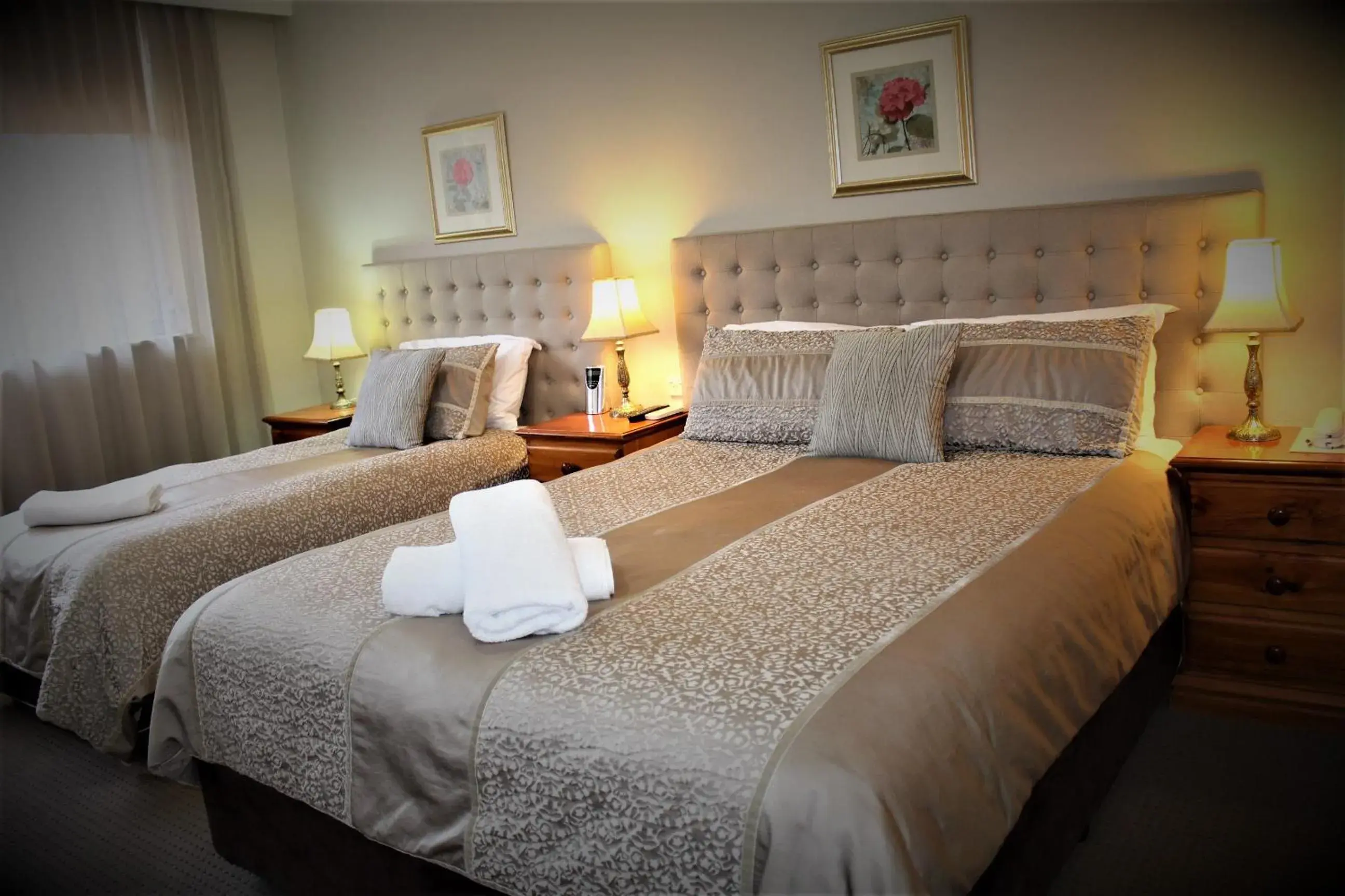 Deluxe Twin Room - single occupancy in Cotswold Gardens Deluxe Twin Room - single occupancy in Cotswold Gardens