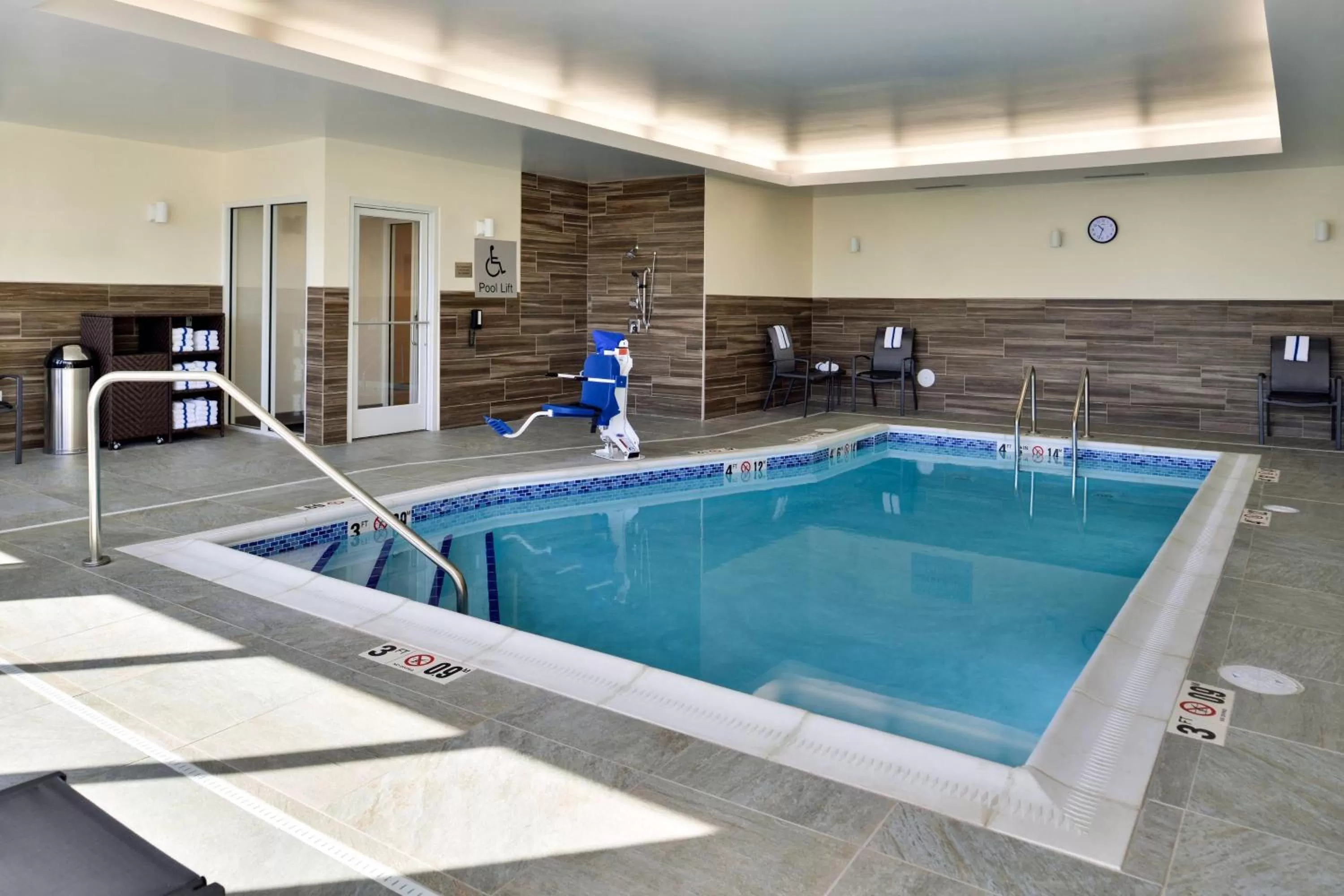 Swimming pool in Fairfield Inn and Suites by Marriott Minneapolis Shakopee