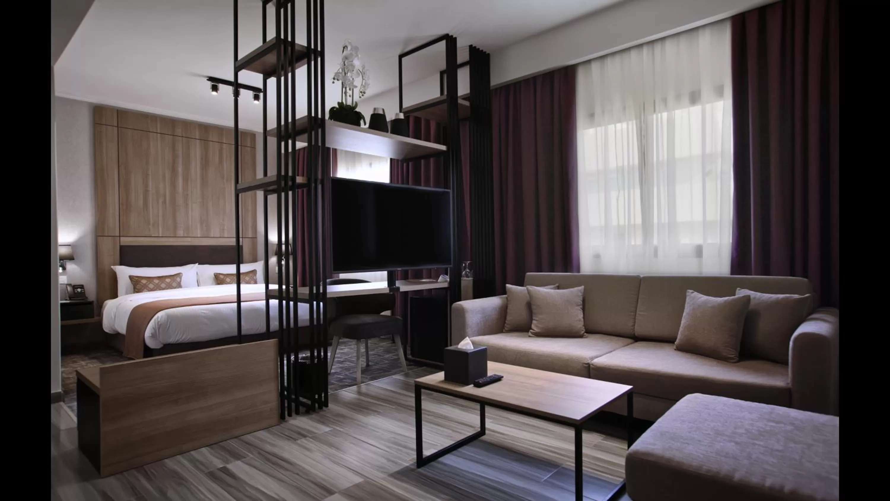 TV and multimedia, Bed in Hotel De Ville