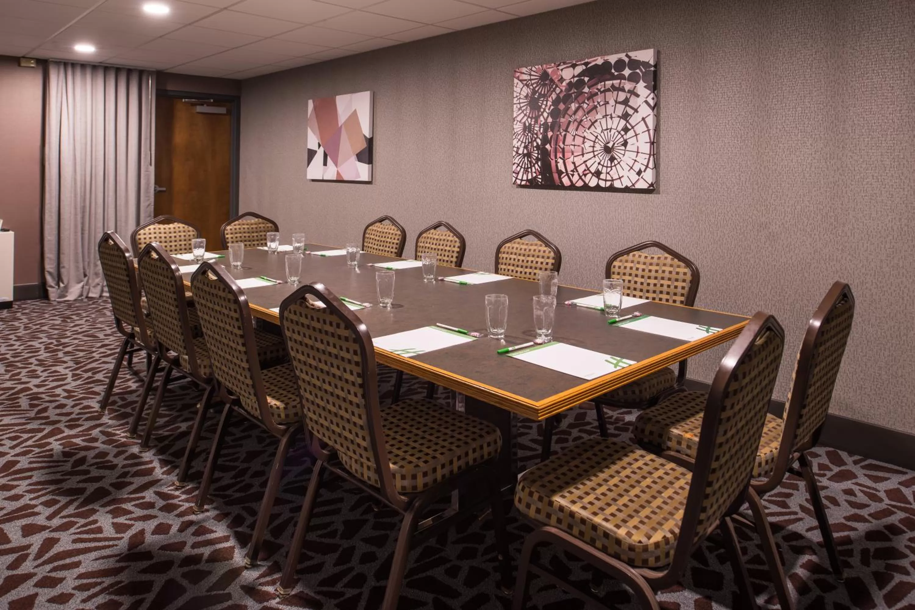 Meeting/conference room in Holiday Inn Auburn-Finger Lakes Region by IHG