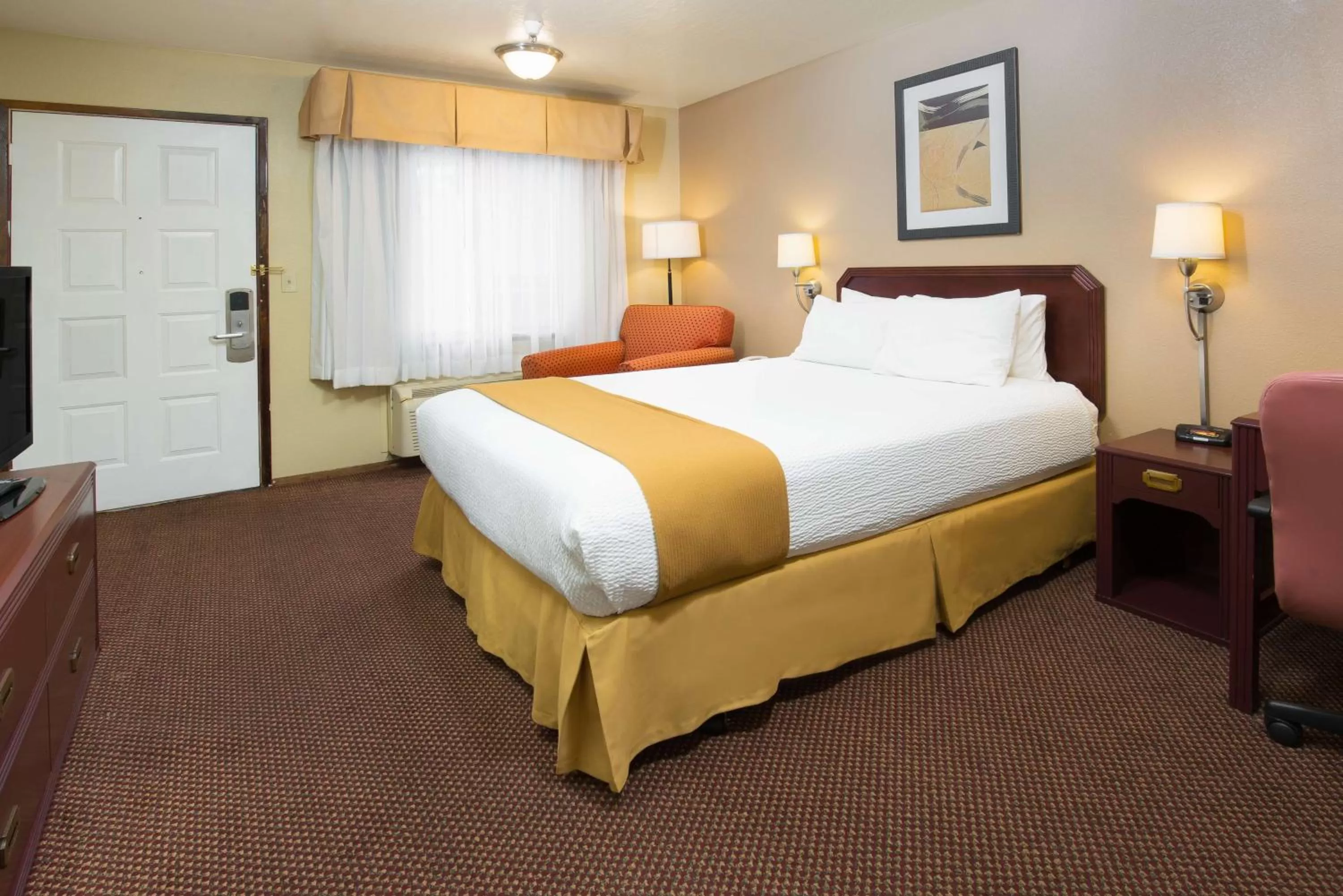 Photo of the whole room in Days Inn by Wyndham Pinole Berkeley
