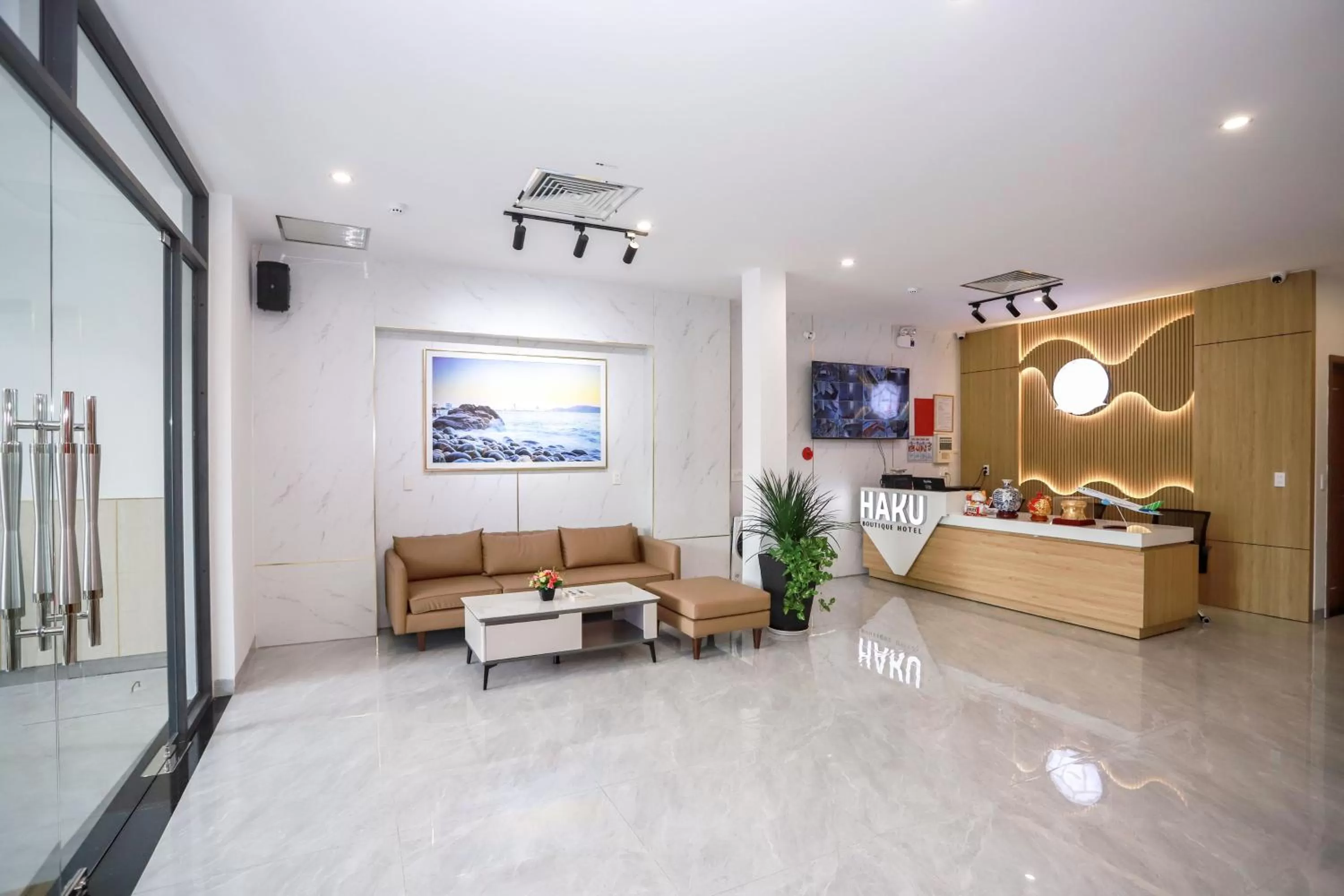 Lobby or reception in HAKU Boutique Hotel Quy Nhơn Kim Đồng - Xuân Diệu