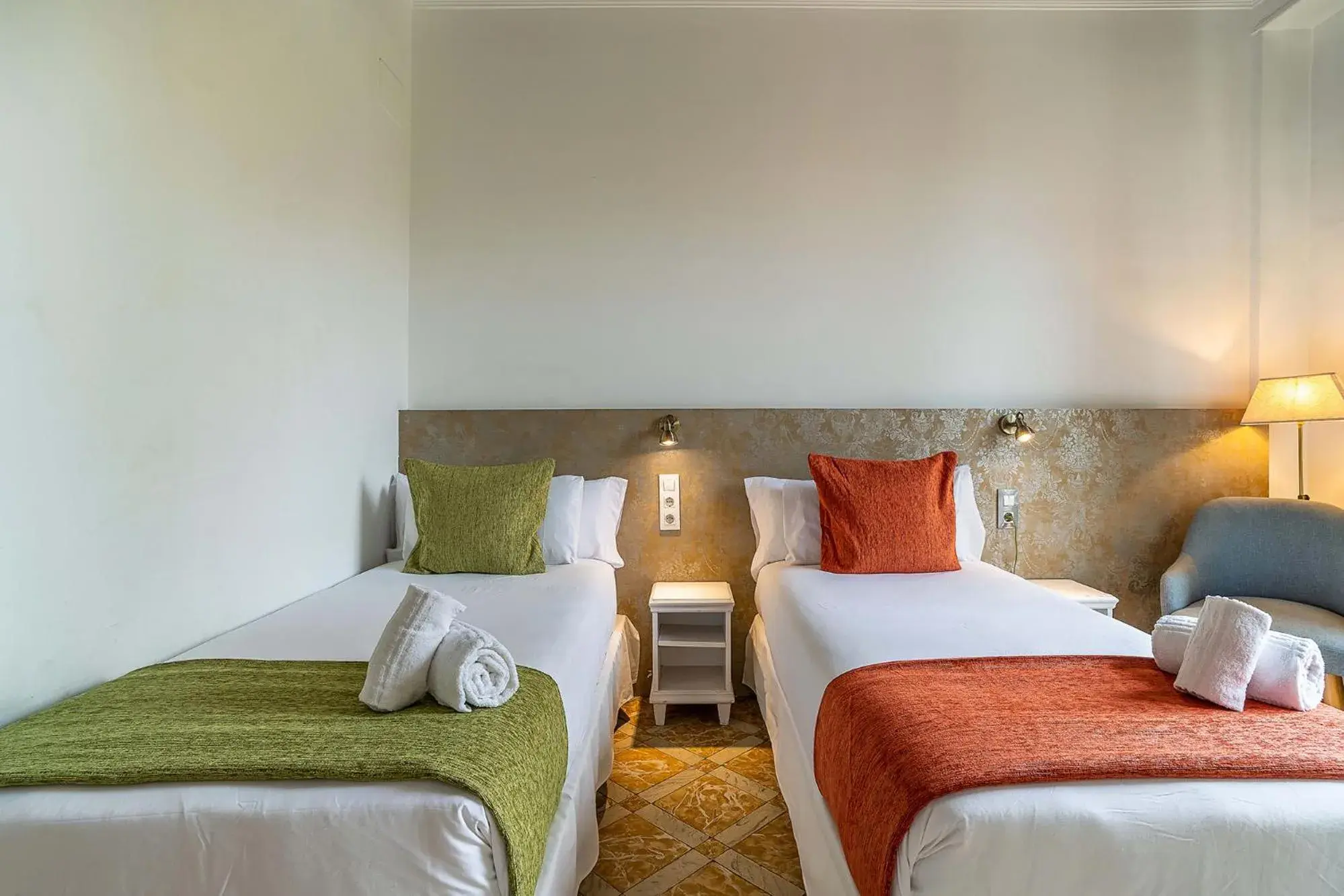 Twin Room with City View in Casa Gracia Twin Room with City View in Casa Gracia