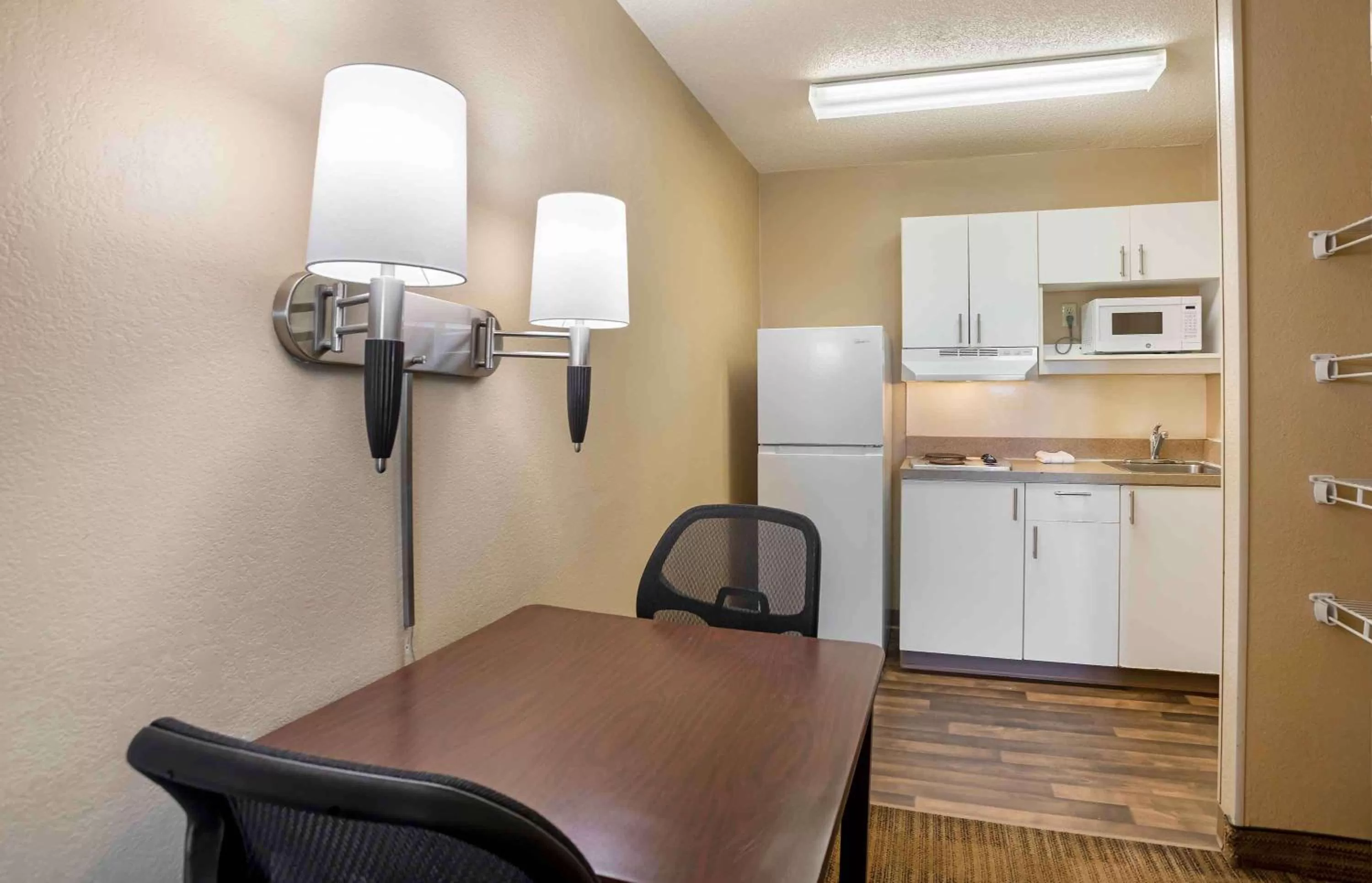 Bedroom in Extended Stay America Select Suites - Raleigh - RDU Airport
