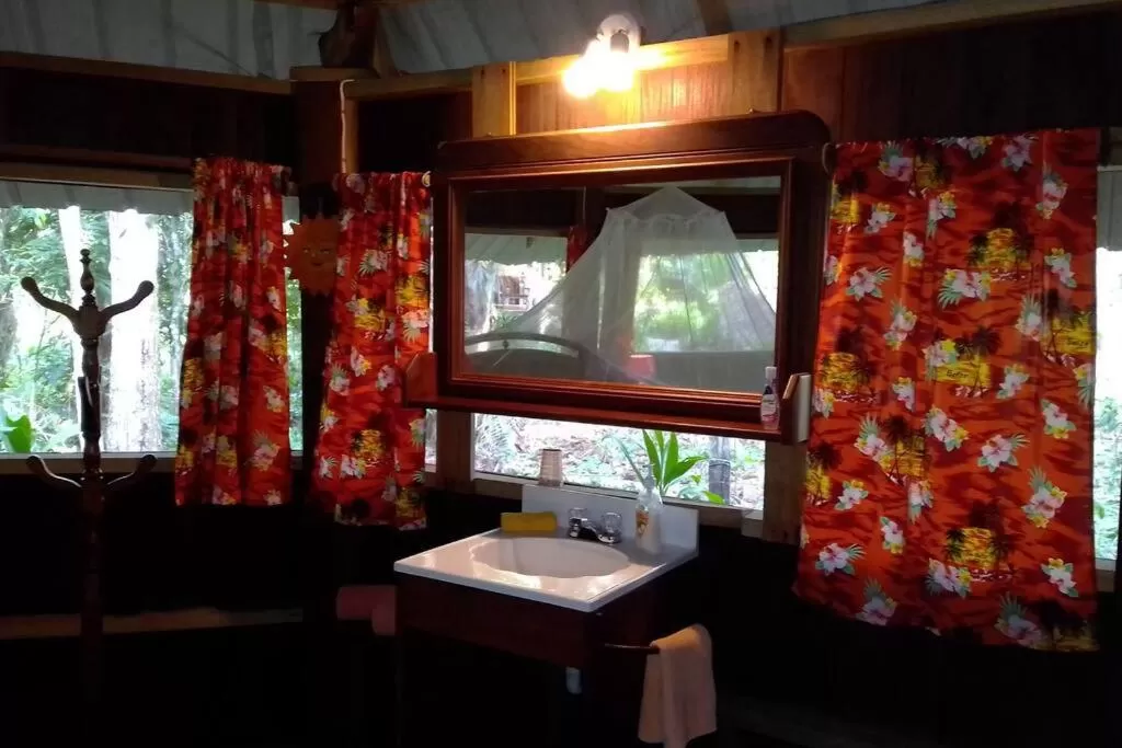 Bathroom in Sun Creek Lodge