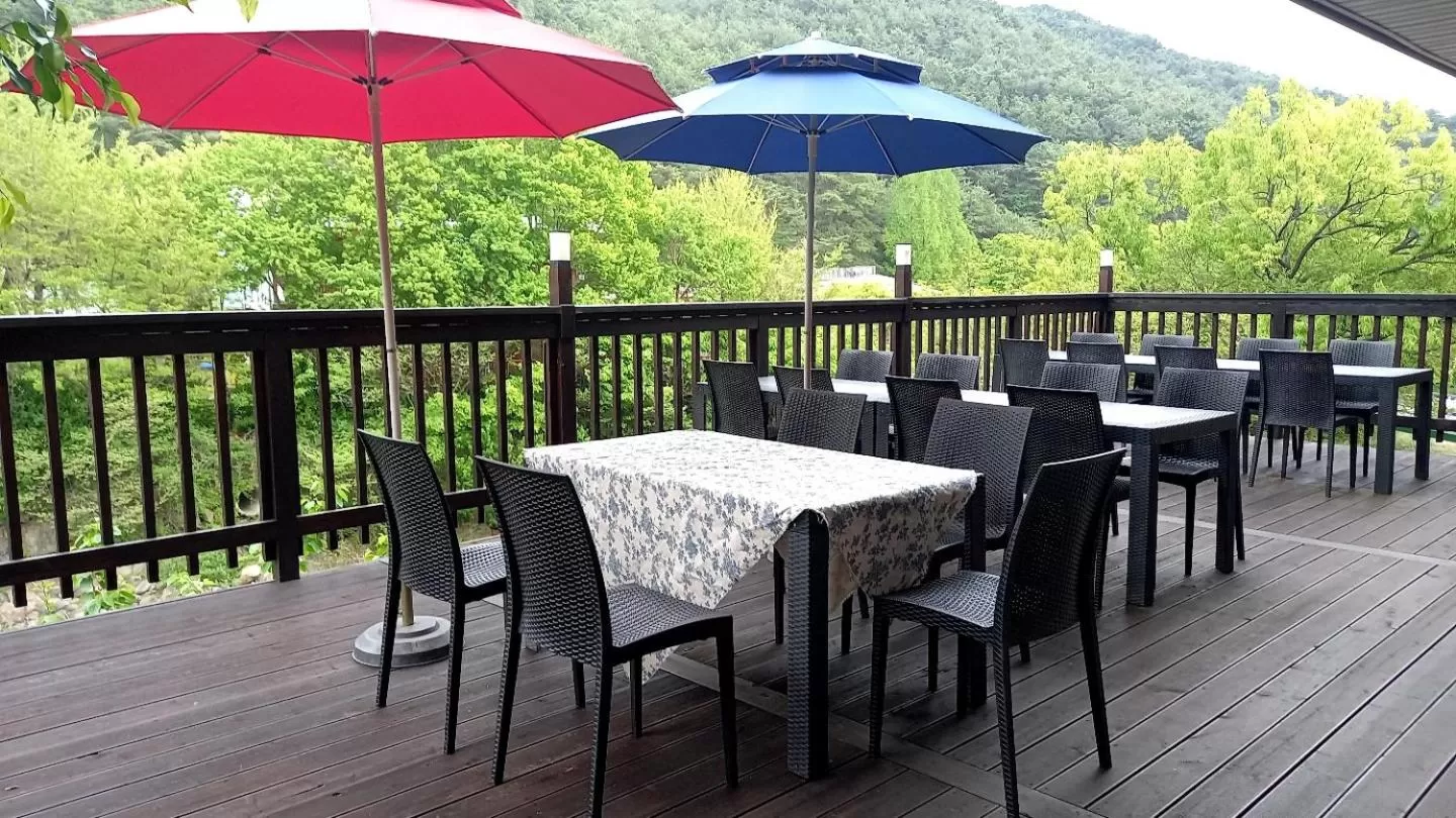 Lounge or bar, Restaurant/Places to Eat in Hotel Jirisan Haetsal