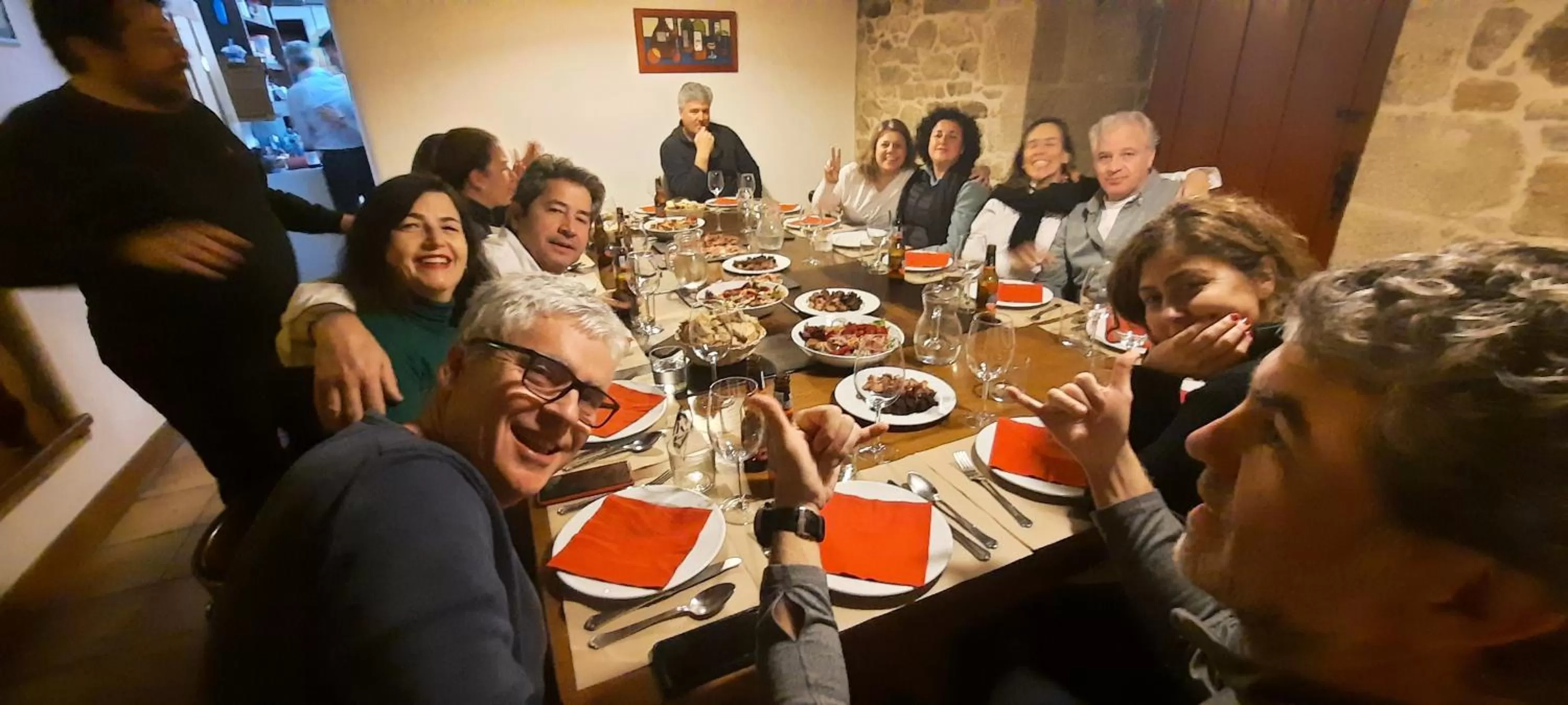 Restaurant/places to eat in Rectoral de Anllo