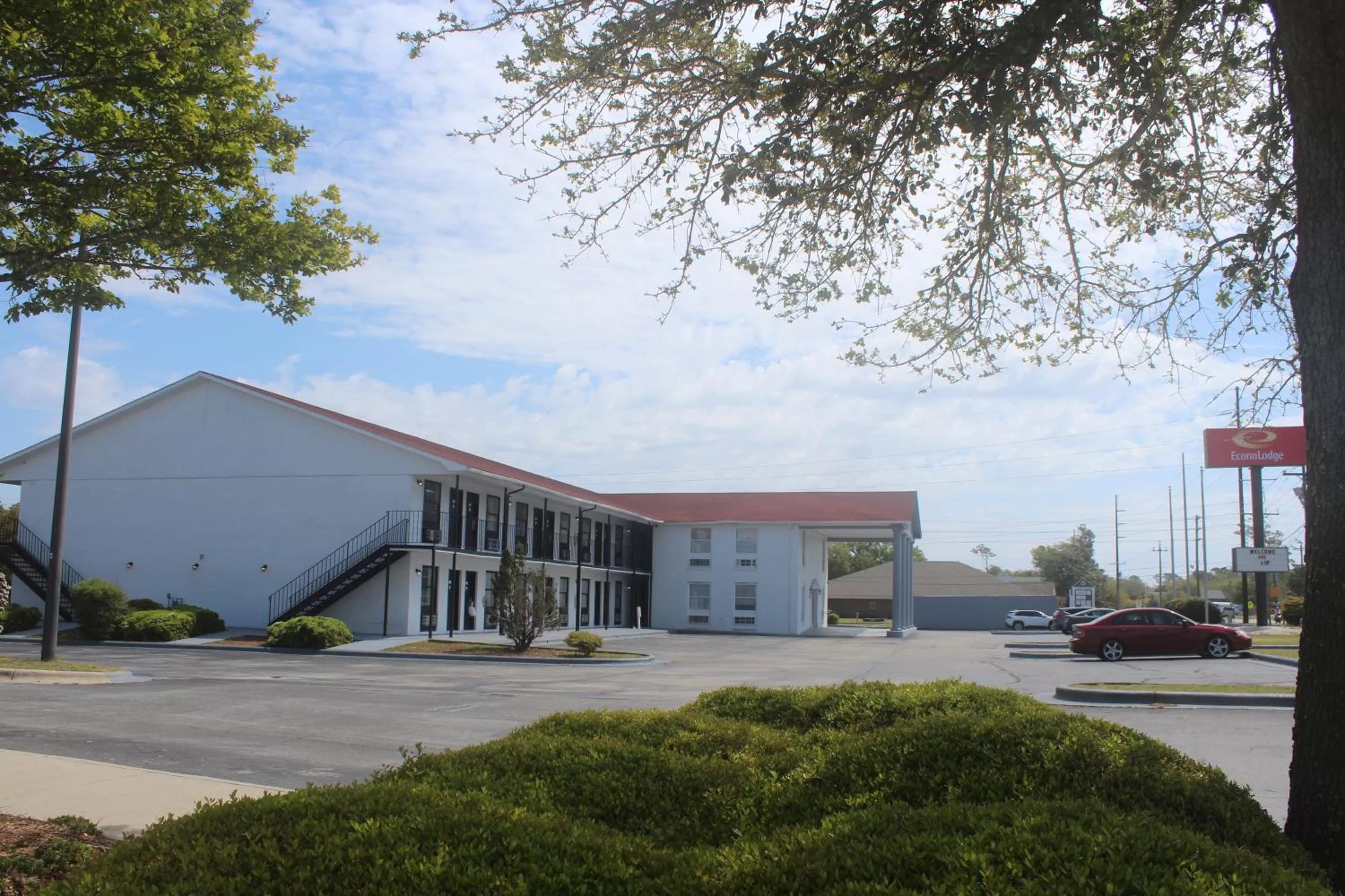 Property building in Econo Lodge Crystal Coast