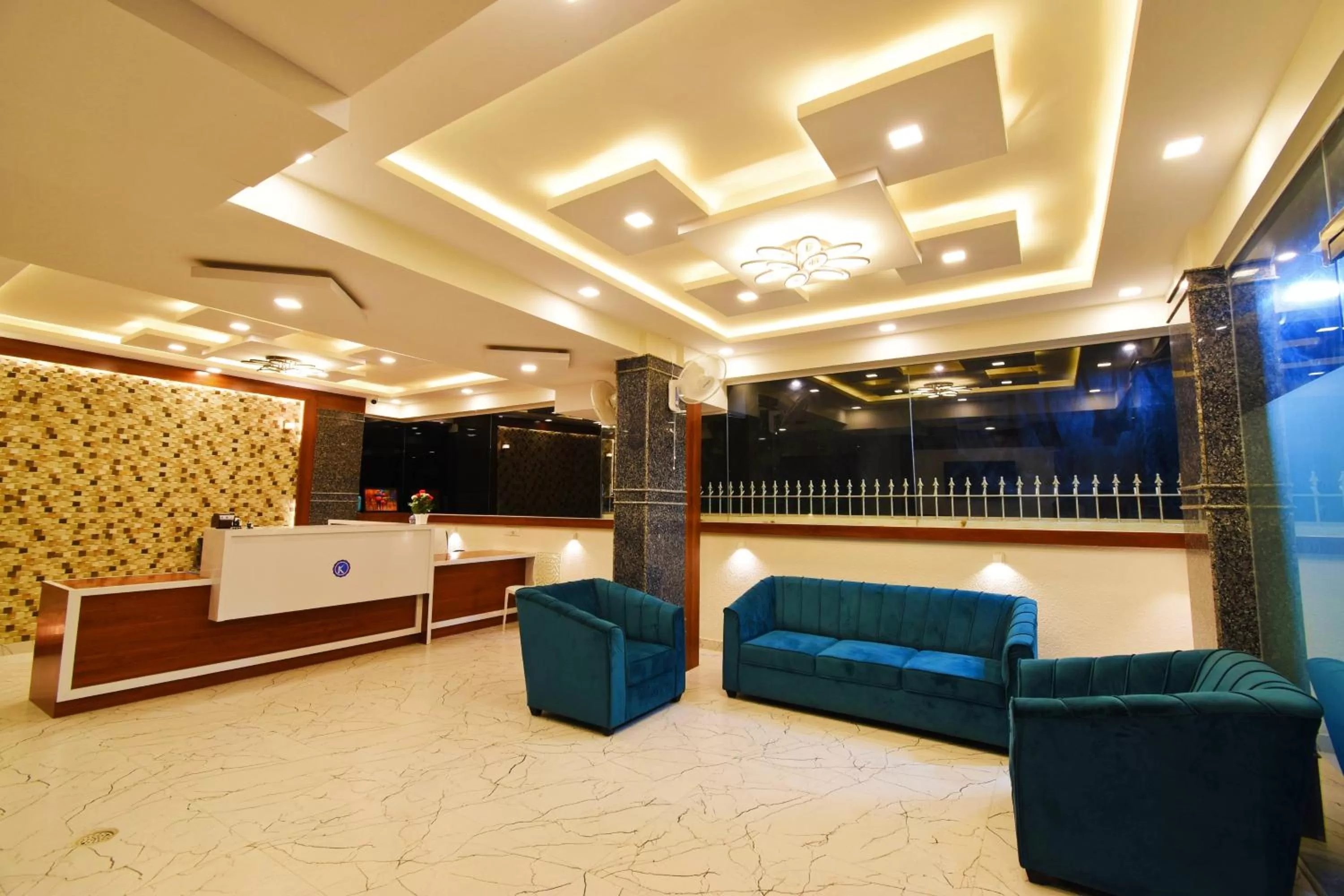 Seating area, Lobby/Reception in Keerthis Royal Suites - Hotel Near Kempegowda International Airport