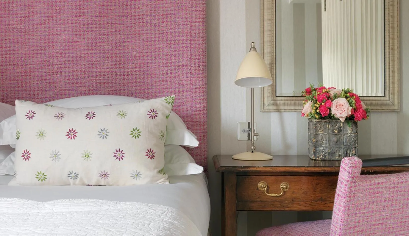 Bed in Number Sixteen, Firmdale Hotels