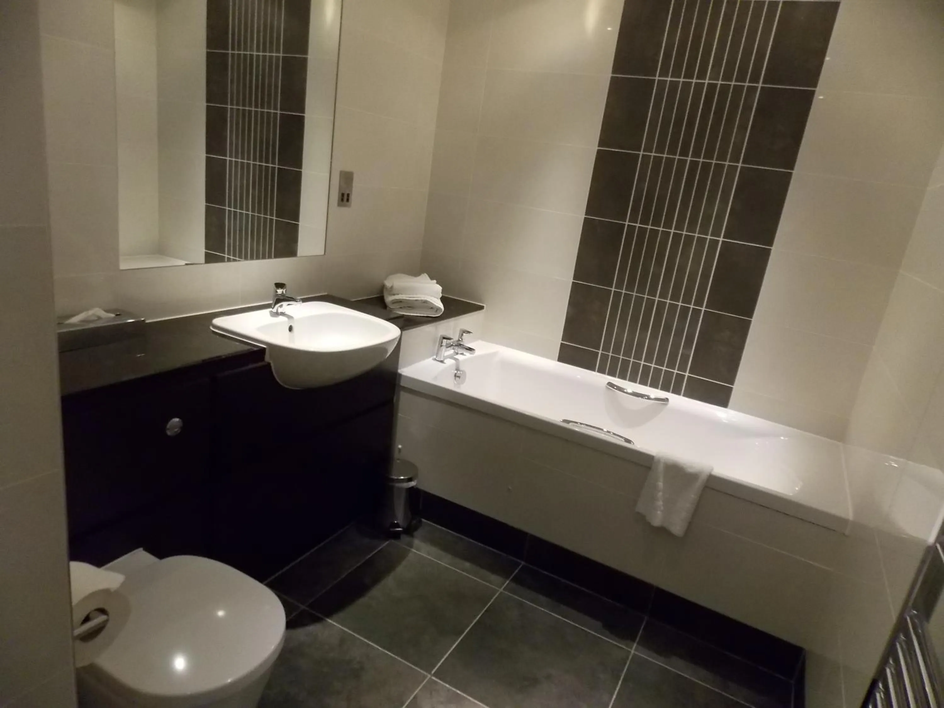 Bathroom in Best Western Plus Pinewood Manchester Airport-Wilmslow Hotel