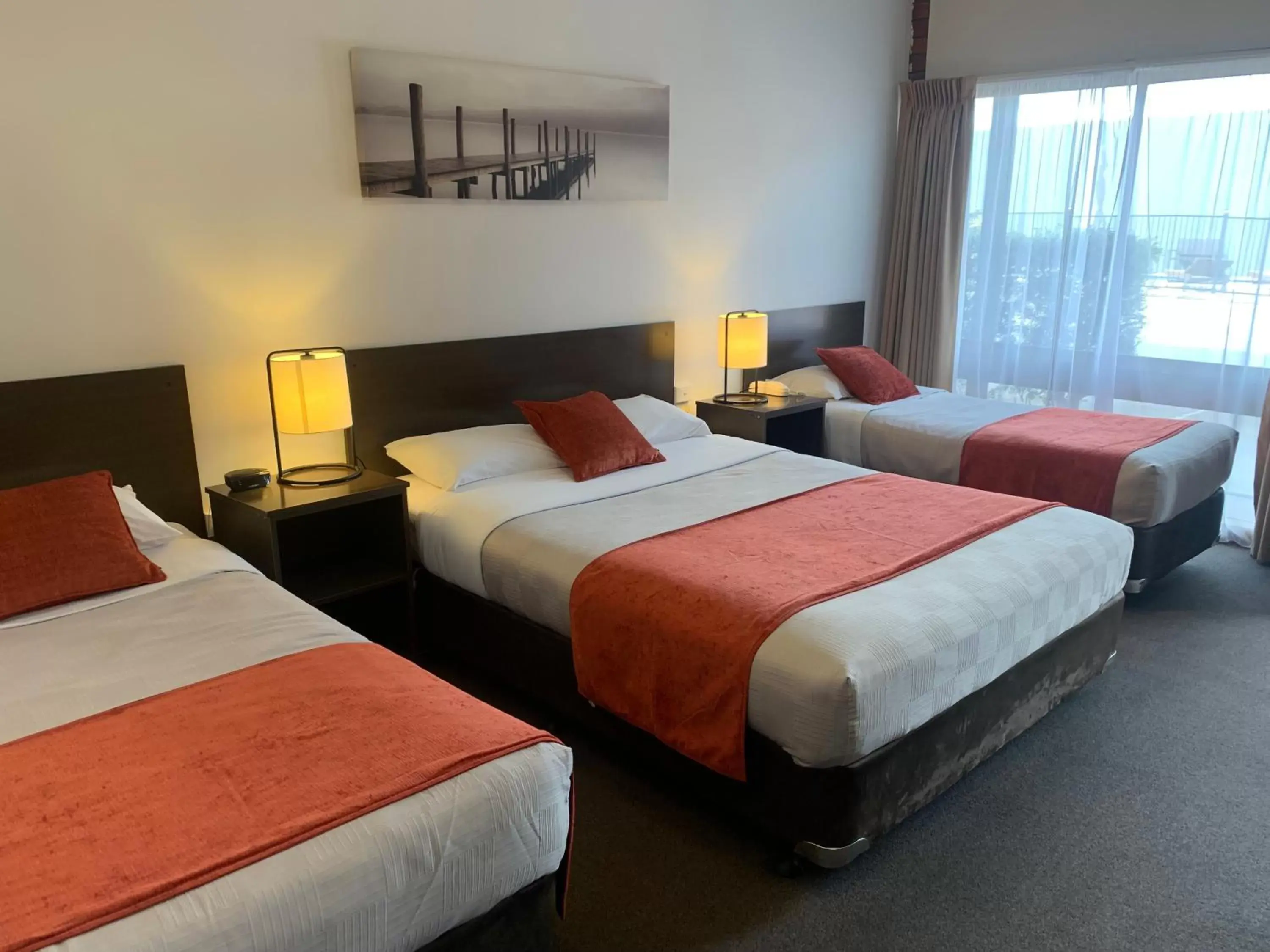 Ploughmans Motor Inn Ploughmans Motor Inn