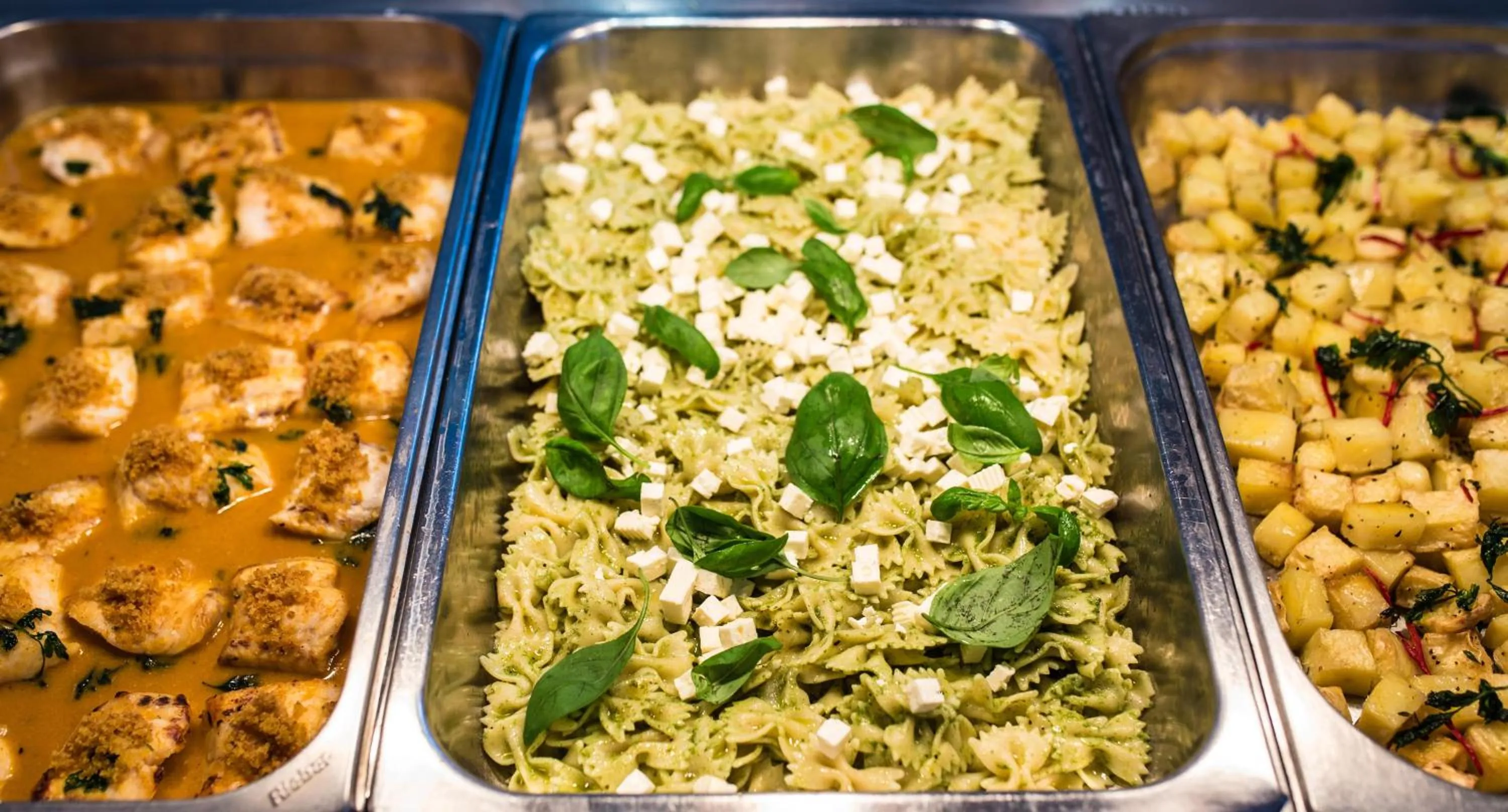 Restaurant/places to eat in The Views Oasis