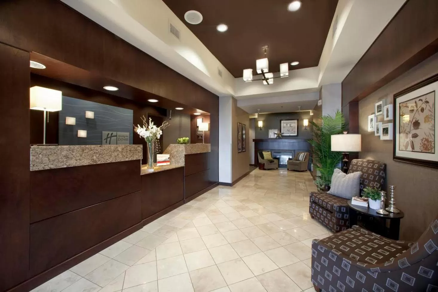 Lobby or reception in Holiday Inn Express Hotel & Suites Austell Powder Springs by IHG